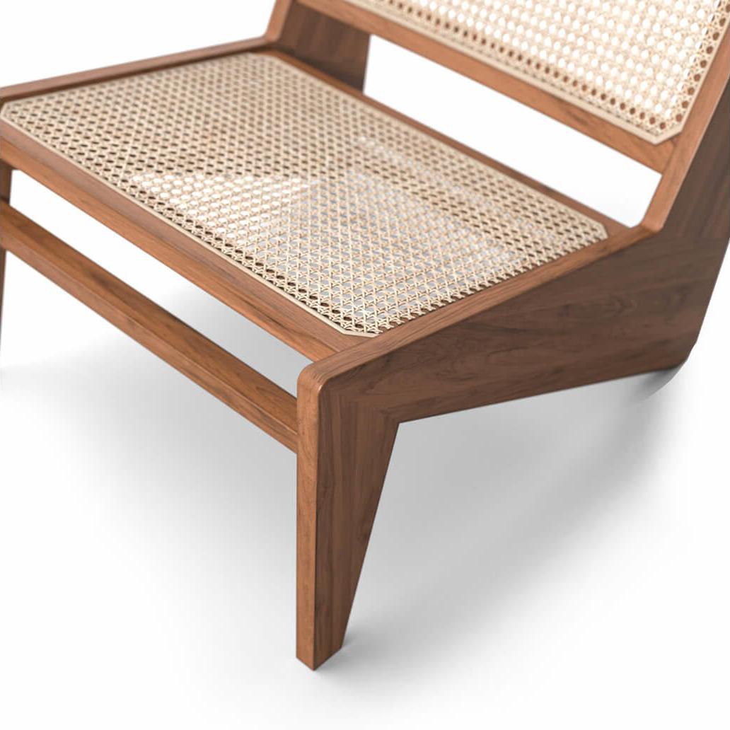 Pierre Jeanneret Kangaroo: niedriger Sessel aus Holz und gewebtem Wiener Rohr von Cassina (21. Jahrhundert und zeitgenössisch) im Angebot