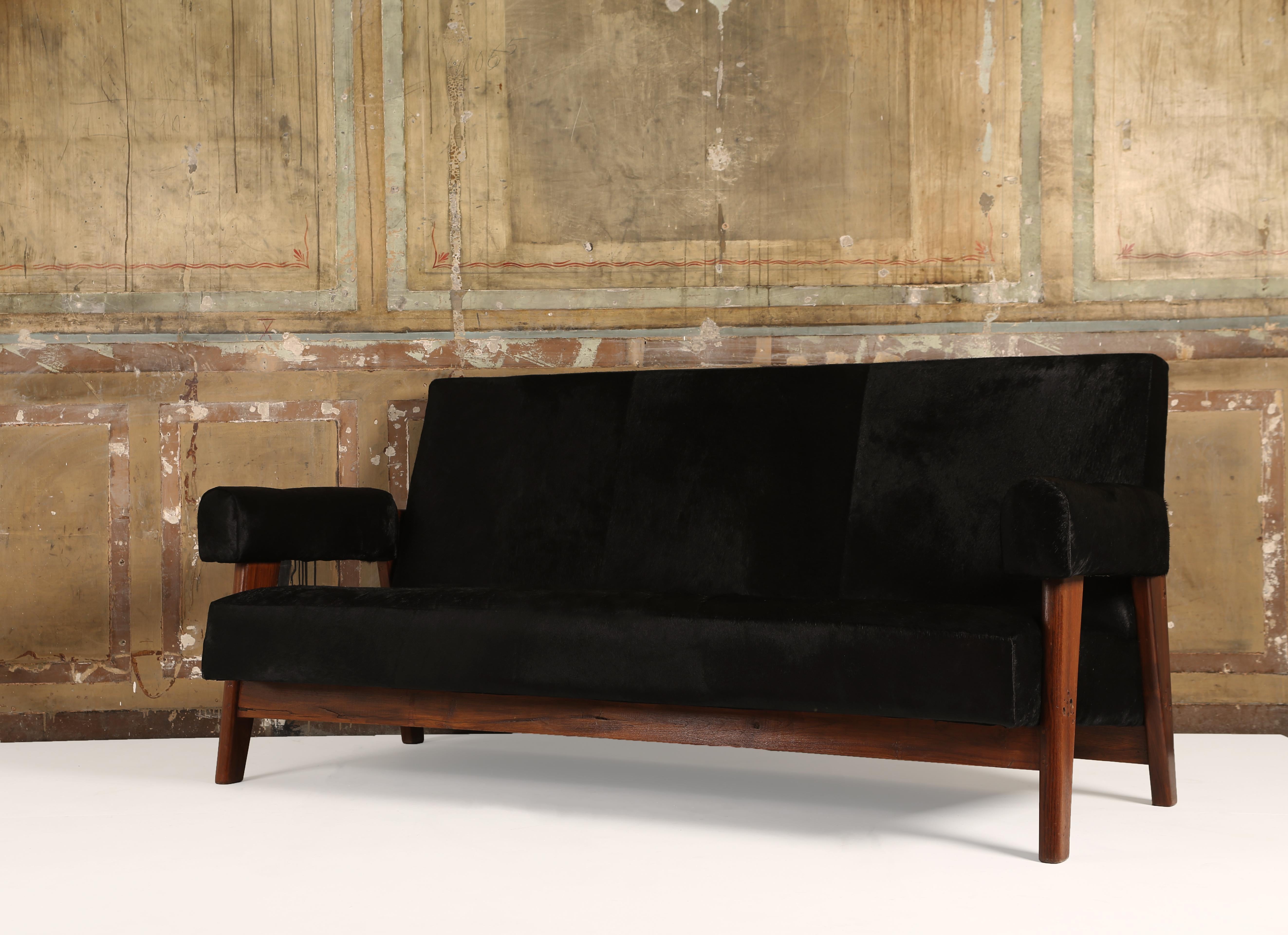 Mid-Century Modern Pierre Jeanneret /Le Corbusier, LC/PJ-SI-42-A/B Sofa Armchairs Set For Sale