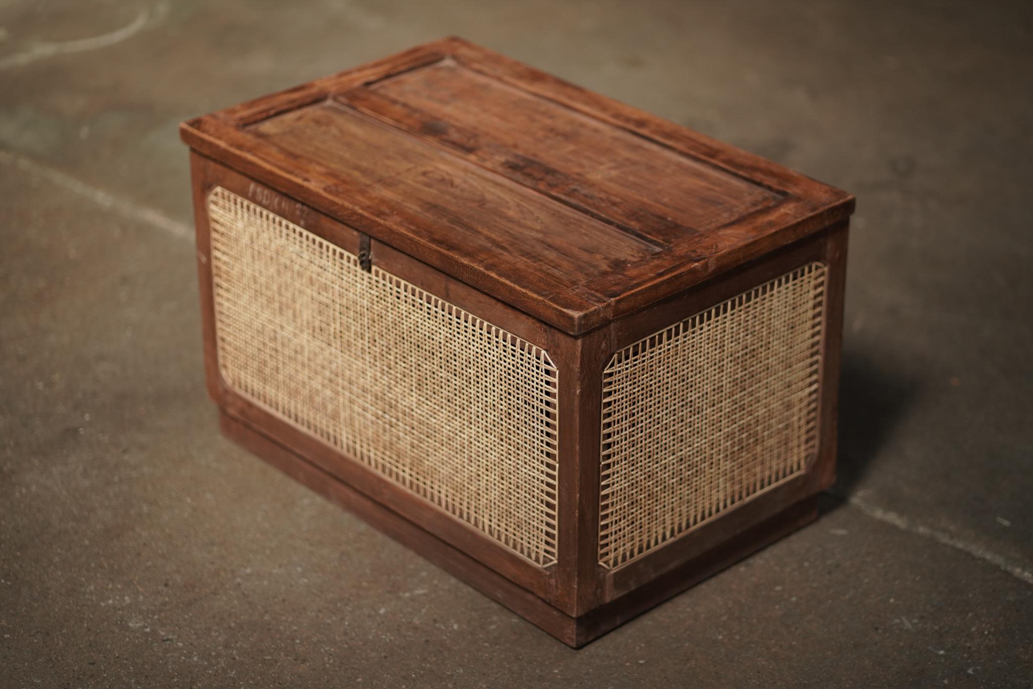 Boîte en lin Pierre Jeanneret Bon état - En vente à Los Angeles, CA