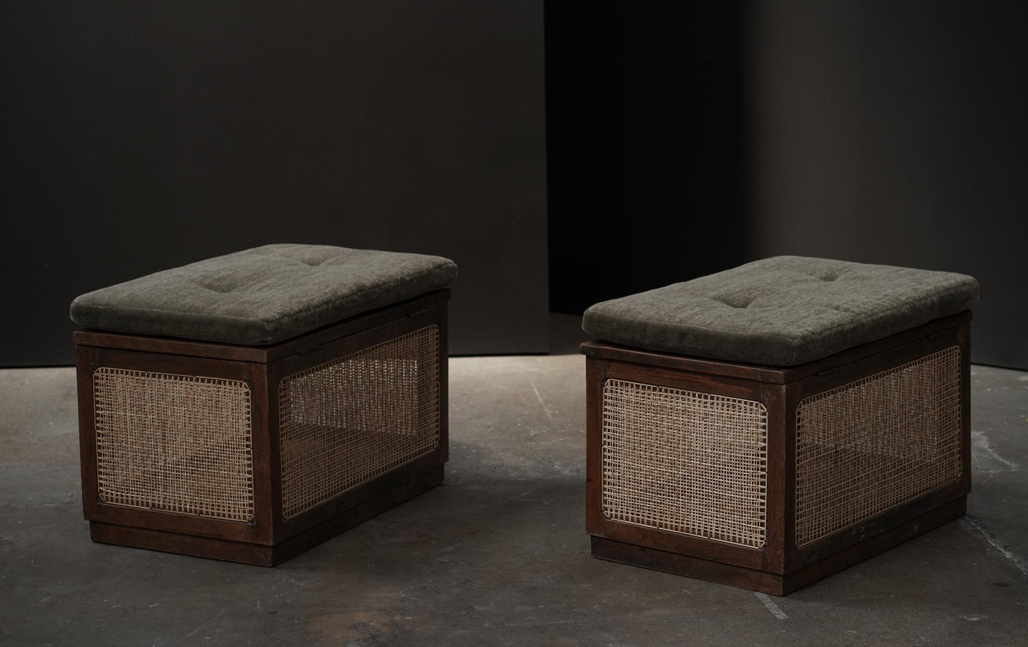 Boîte en lin Pierre Jeanneret avec coussin en mohair