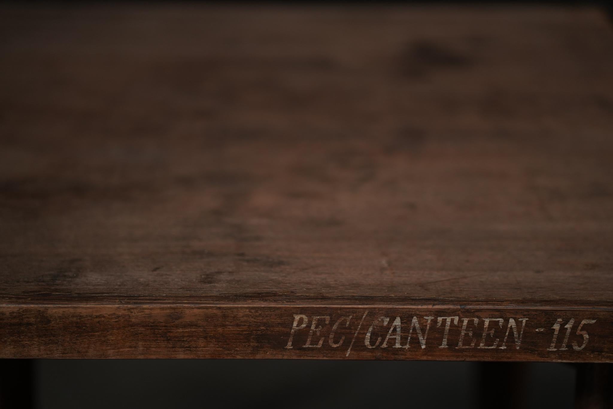 Indien Pierre Jeanneret  Table de salon en vente