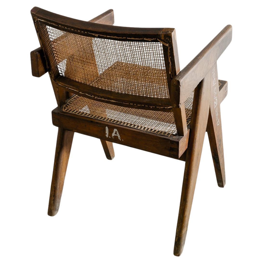 Pierre Jeanneret Chaise de bureau en bois du milieu du siècle en teck et rotin Produit dans les années 1950