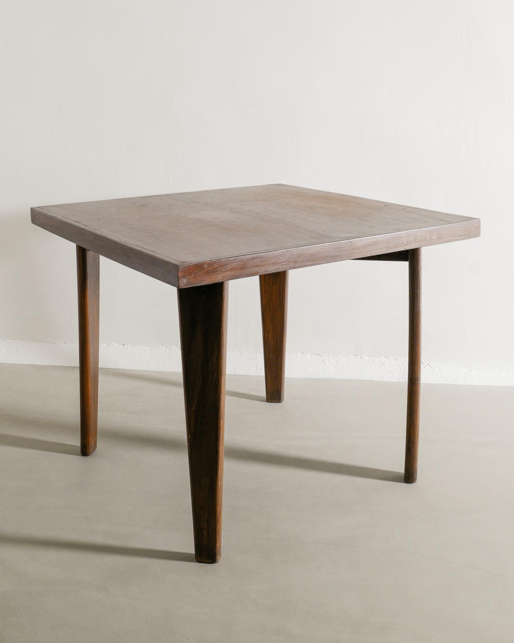 Pierre Jeanneret Mid Century Wooden Squared Teak Dining Table Produced, 1950s im Zustand „Gut“ im Angebot in Stockholm, SE