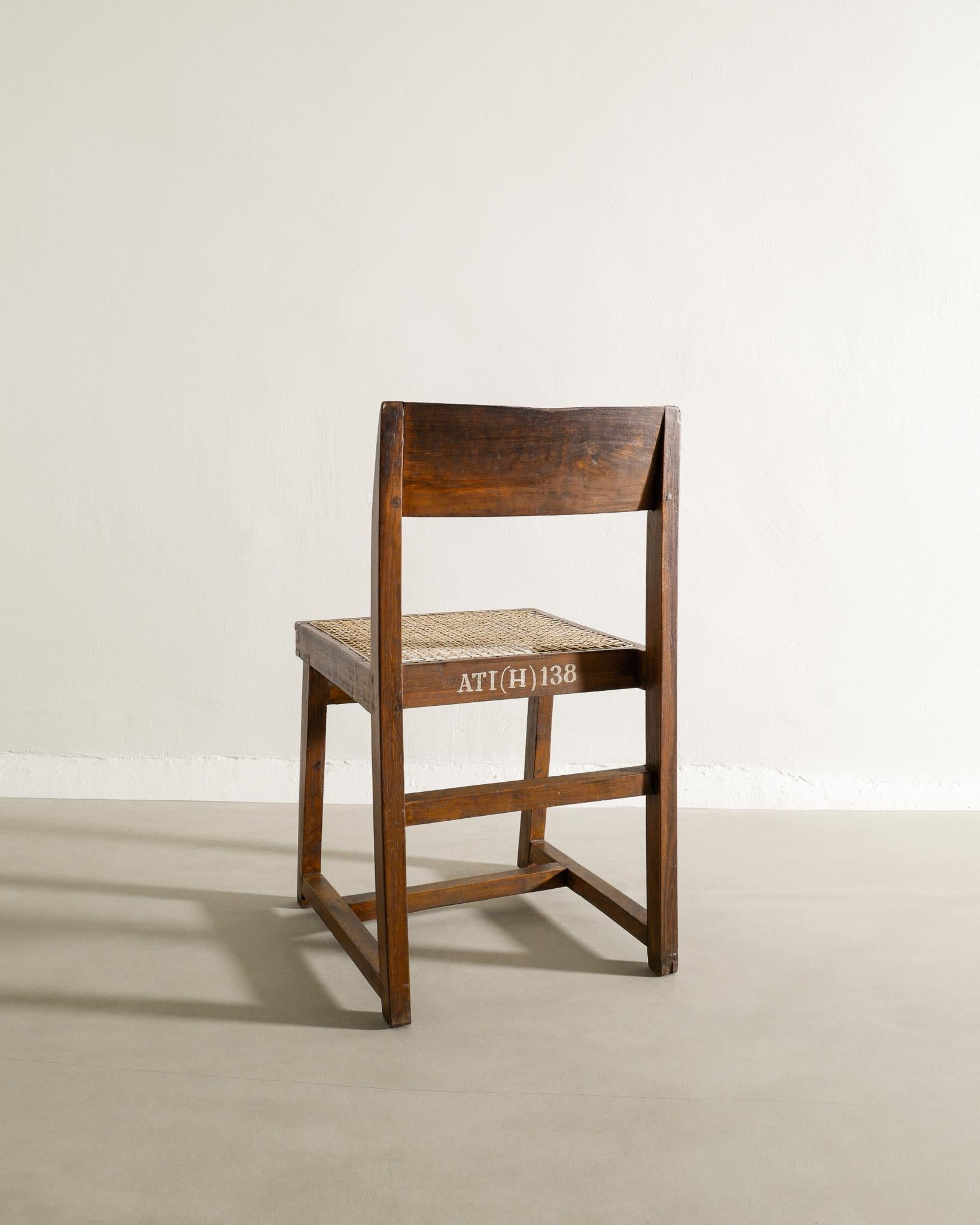 pierre jeanneret box chair
