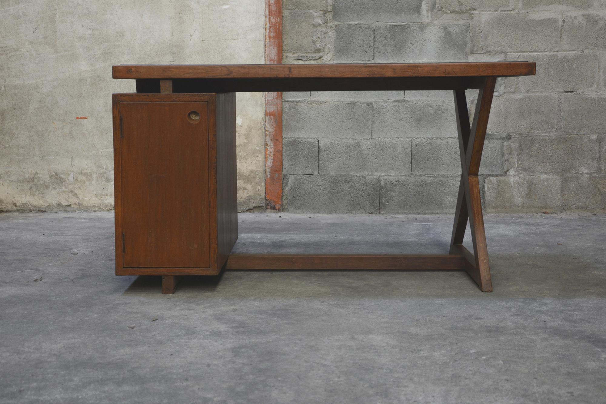 Pierre Jeanneret Office Administrative X-Leg Desk with Black Leather Inset For Sale 1
