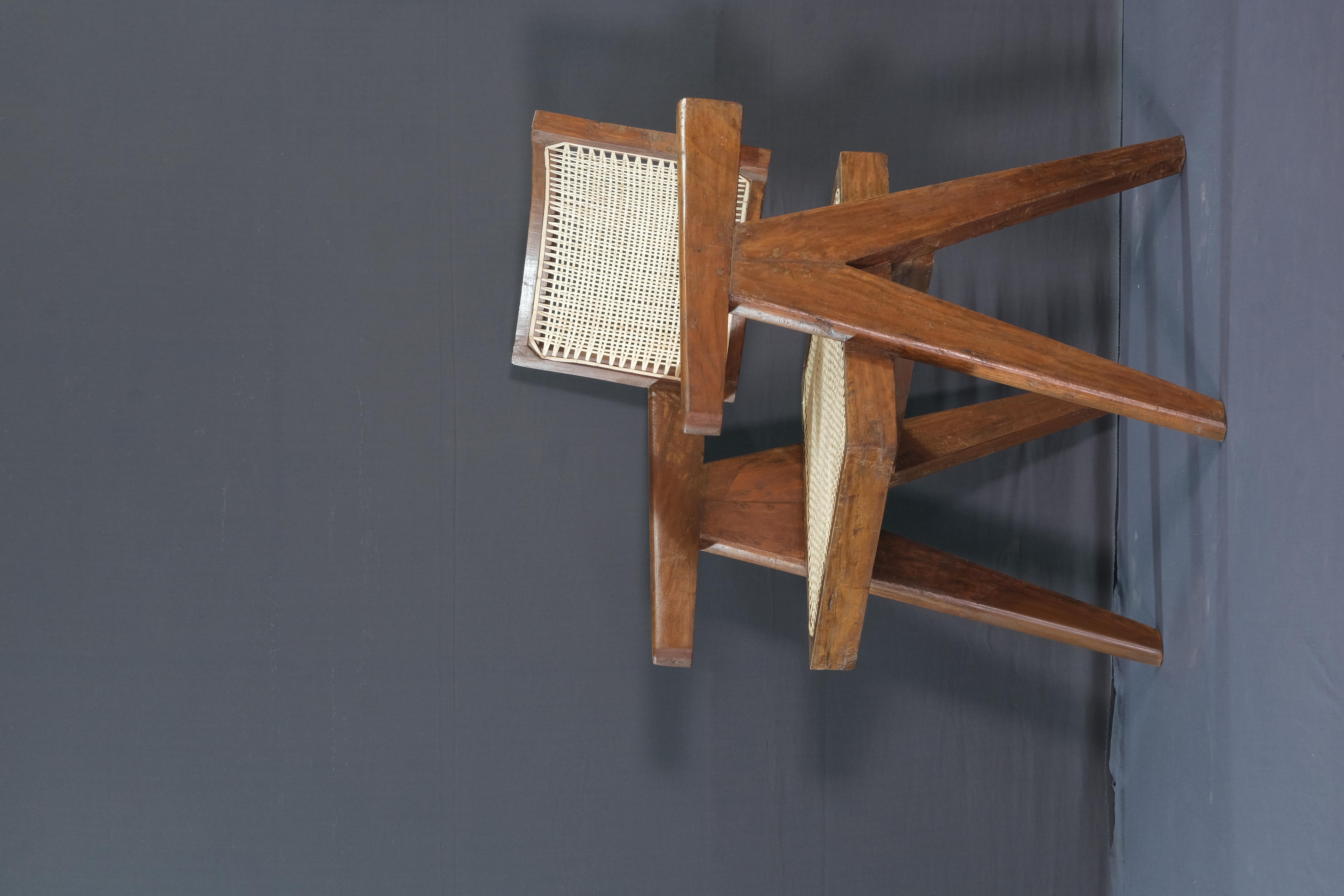 Pierre Jeanneret Sillas de oficina con bastón auténticas de mediados de siglo PJ-SI-28-A Indio en venta