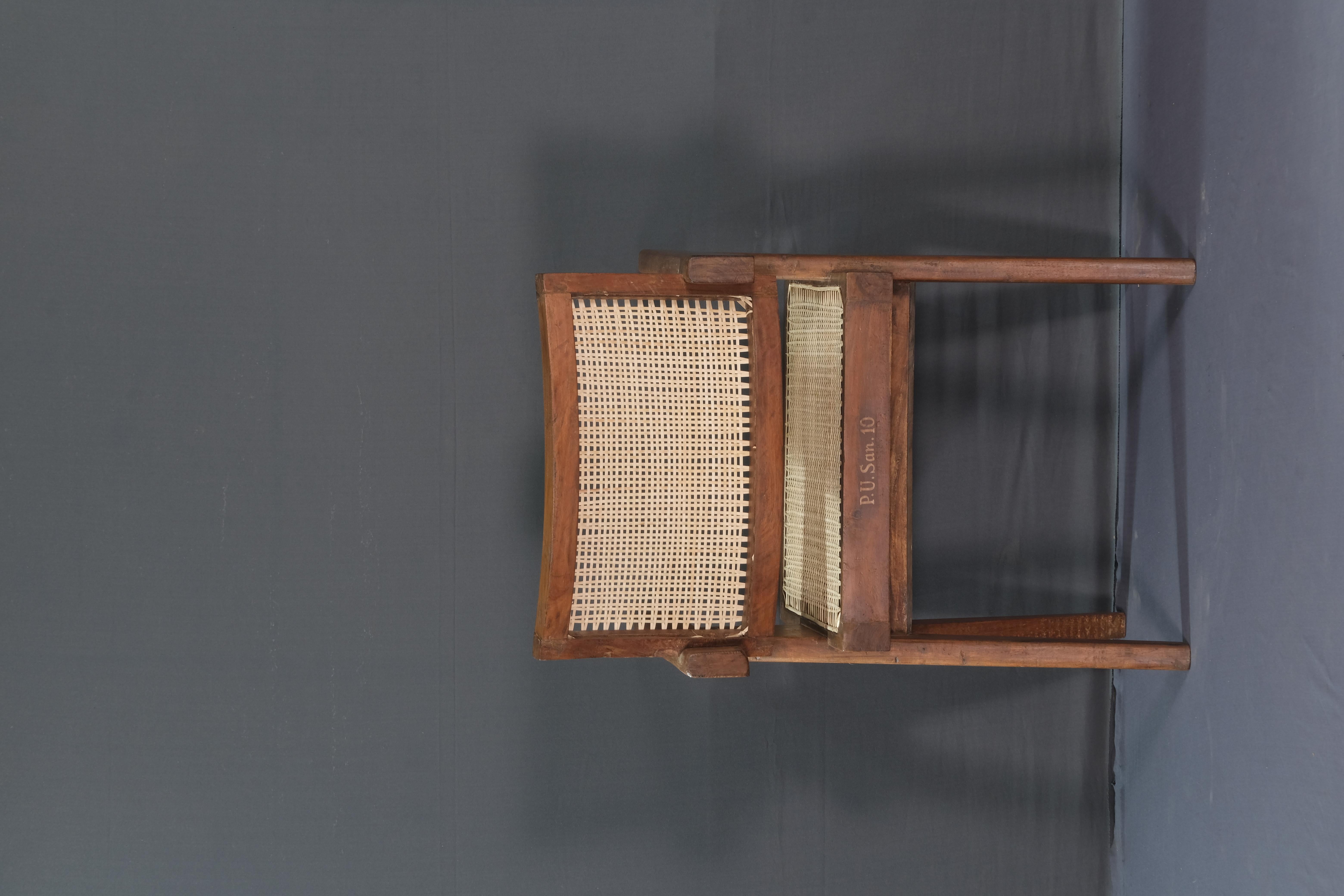 Pierre Jeanneret Sillas de oficina con bastón auténticas de mediados de siglo PJ-SI-28-A mediados del siglo XX en venta