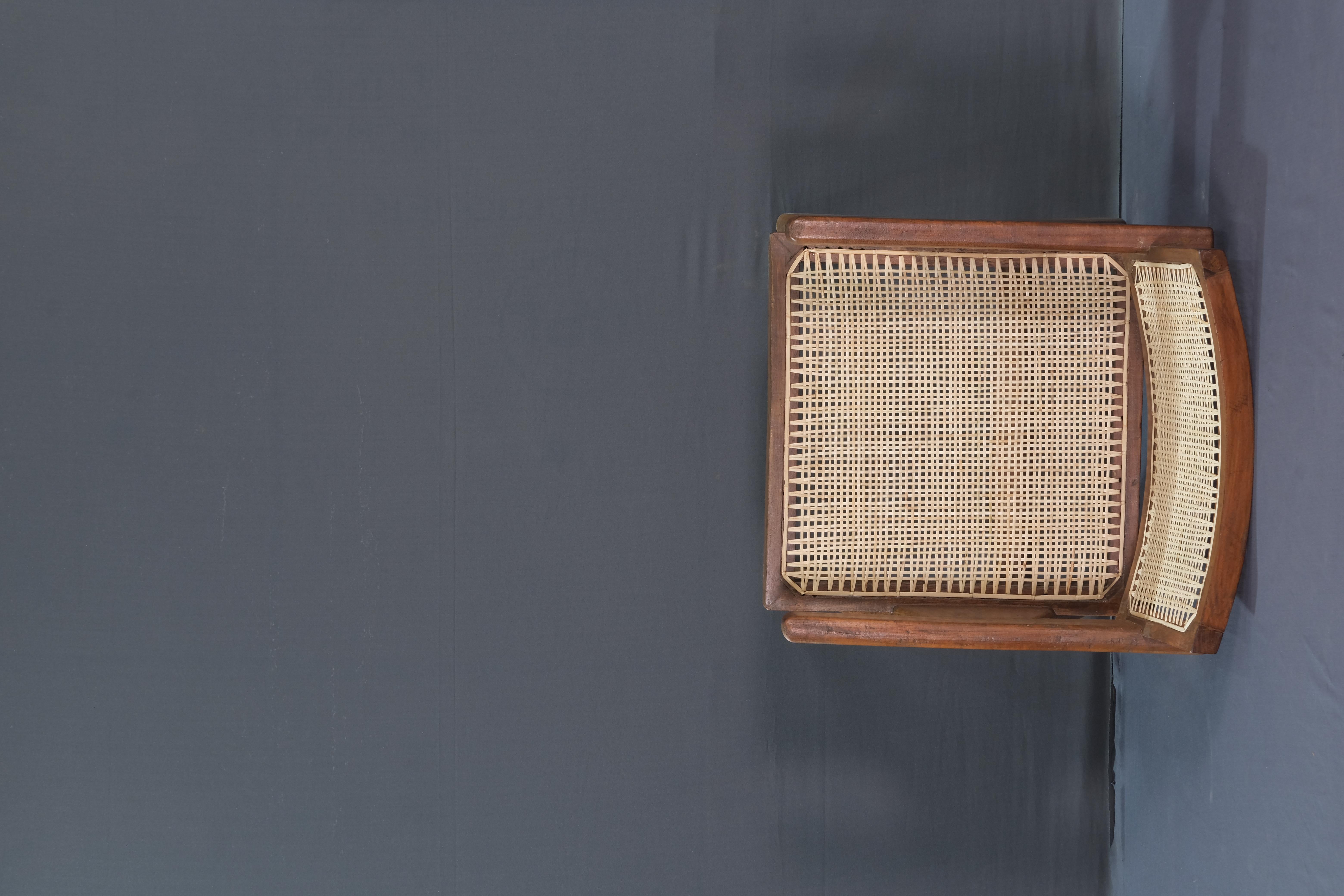 Pierre Jeanneret Sillas de oficina con bastón auténticas de mediados de siglo PJ-SI-28-A en venta 2