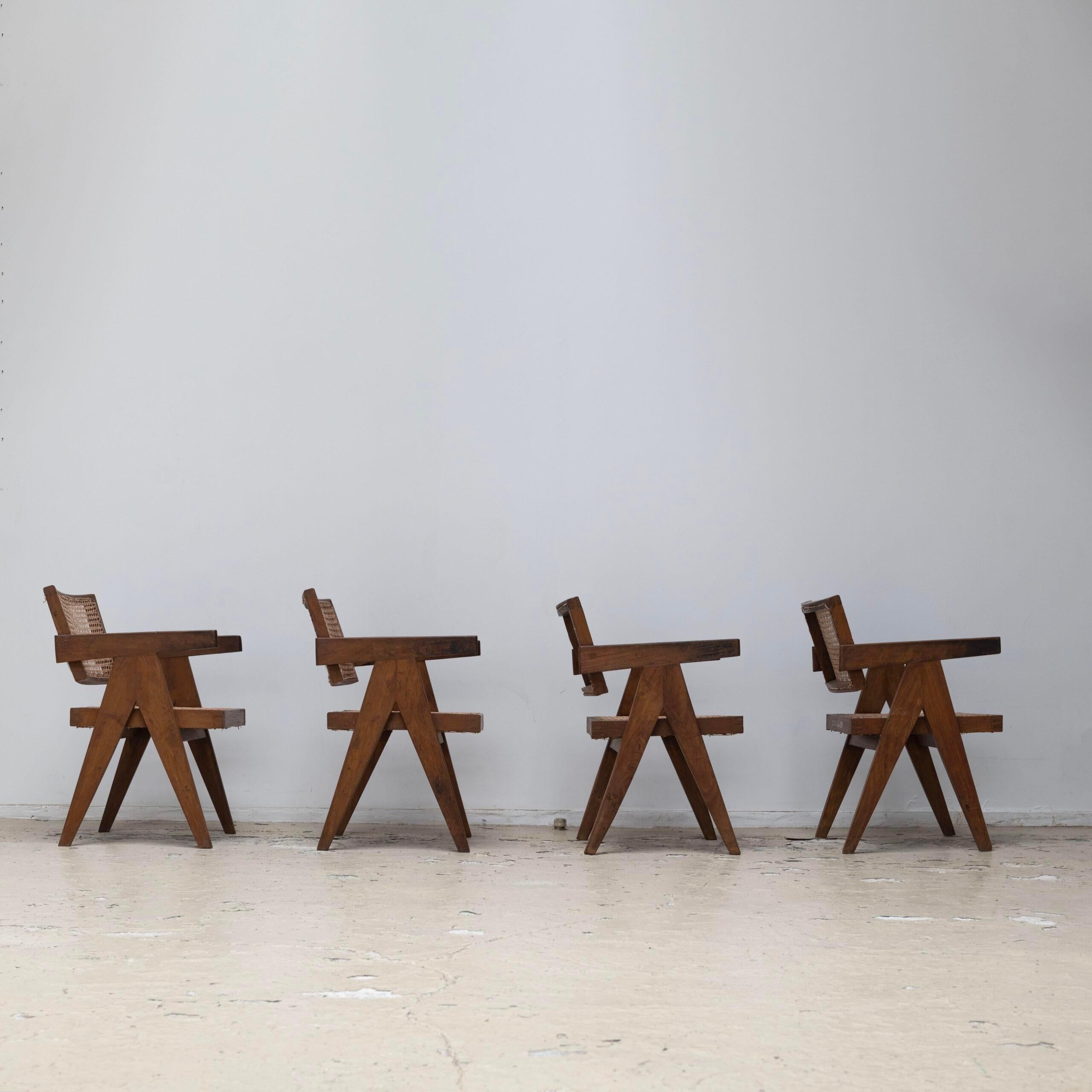PIERRE JEANNERET Office Chair , C.O.A.S im Zustand „Gut“ in Tokyo, Tokyo