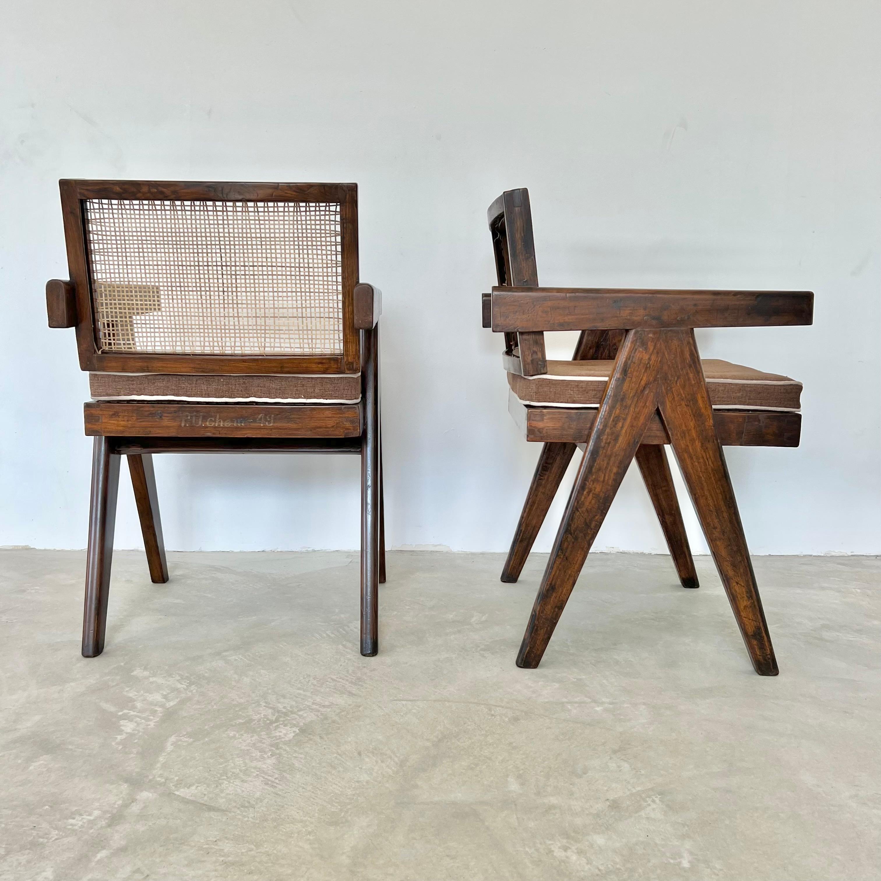 Indien Chaises de bureau Pierre Jeanneret, années 1950 Chandigargh en vente