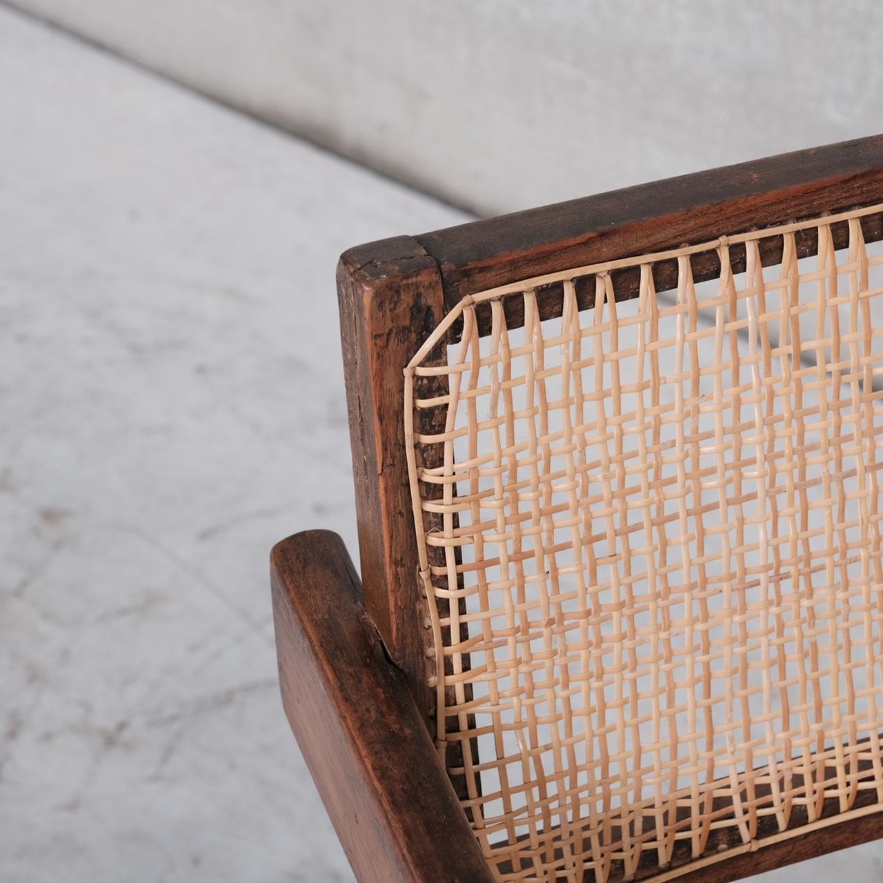 Indien Chaise de bureau originale en rotin et teck Pierre Jeanneret en vente