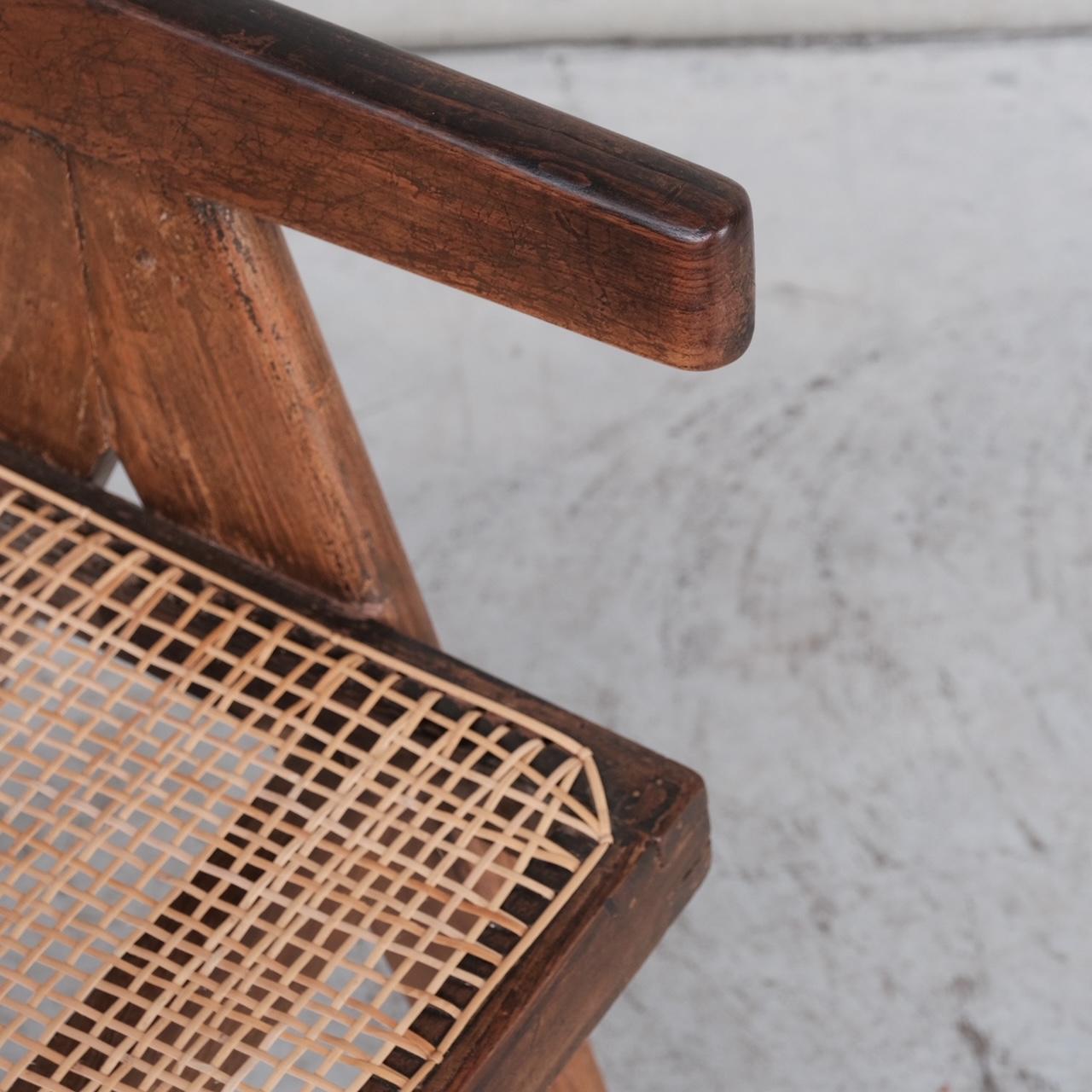 Teck Chaise de bureau originale en rotin et teck Pierre Jeanneret en vente