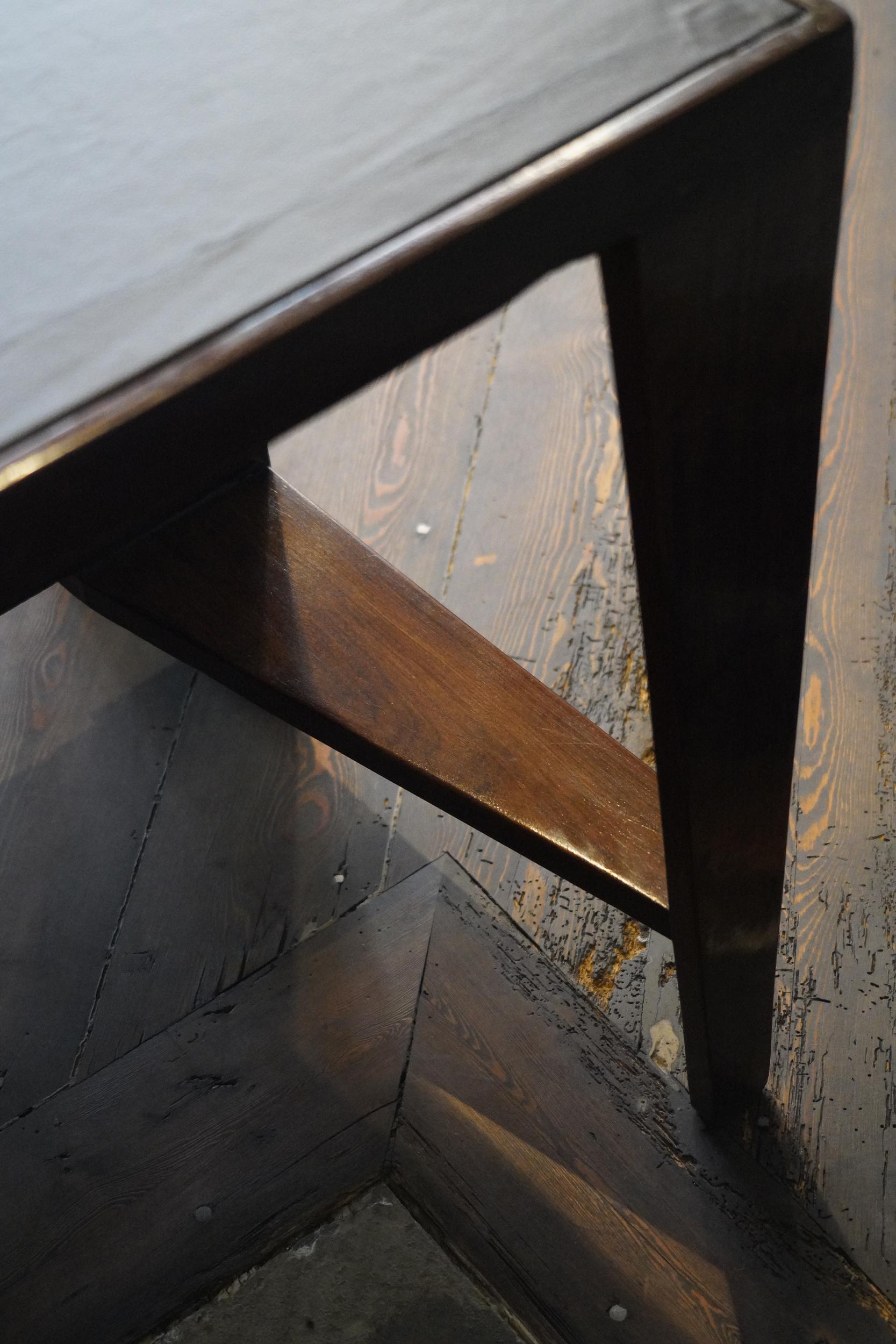 Pierre Jeanneret original PJ-BU-02-A Taubenlochschreibtisch, Mid-Century Modern. (Moderne der Mitte des Jahrhunderts) im Angebot