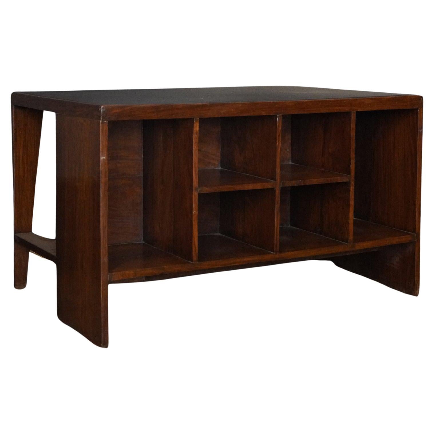 Pierre Jeanneret original PJ-BU-02-A Taubenlochschreibtisch, Mid-Century Modern. im Angebot