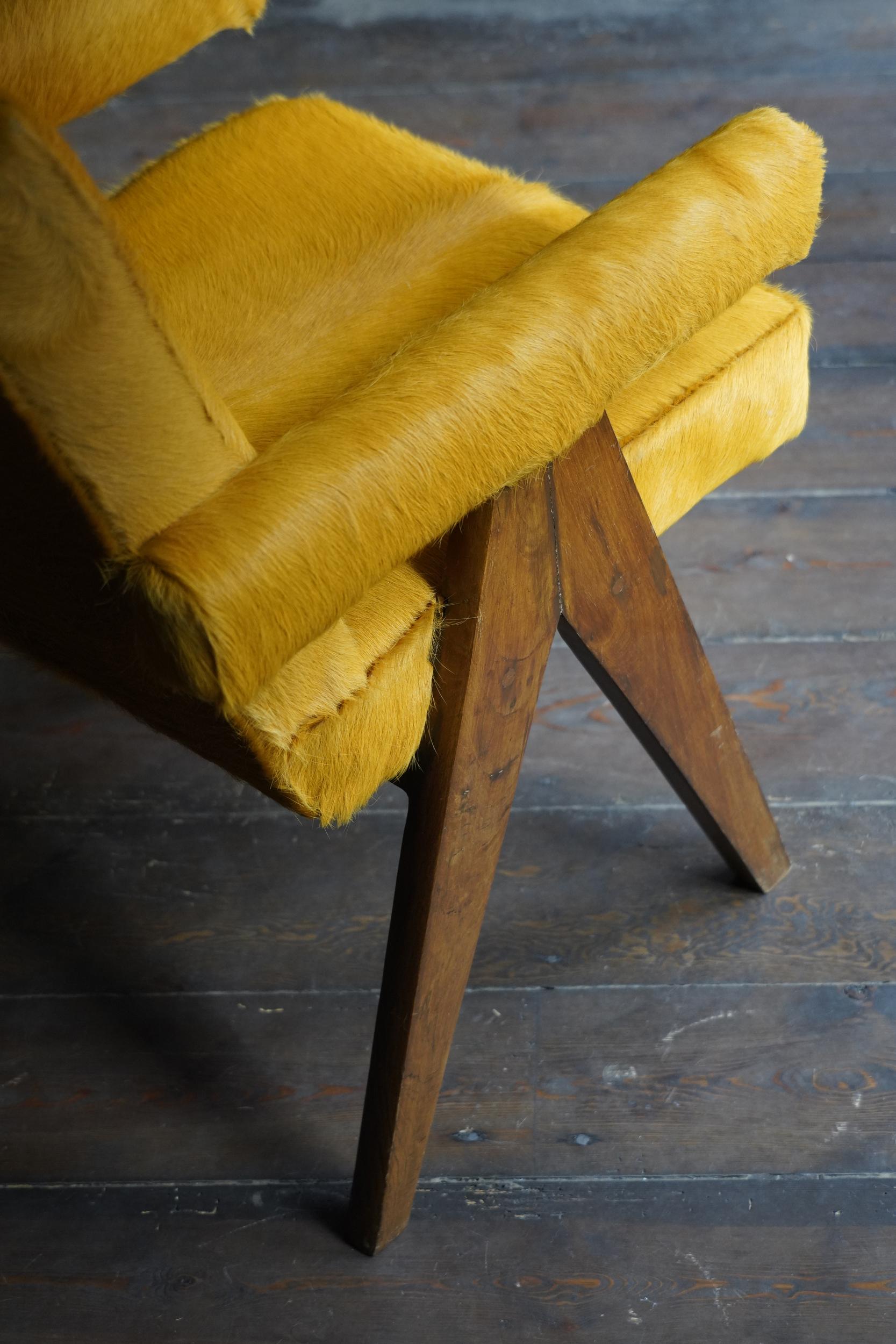 Pierre Jeanneret original SI-30-A Sessel, Mid-Century Modern. (Tierhaut) im Angebot