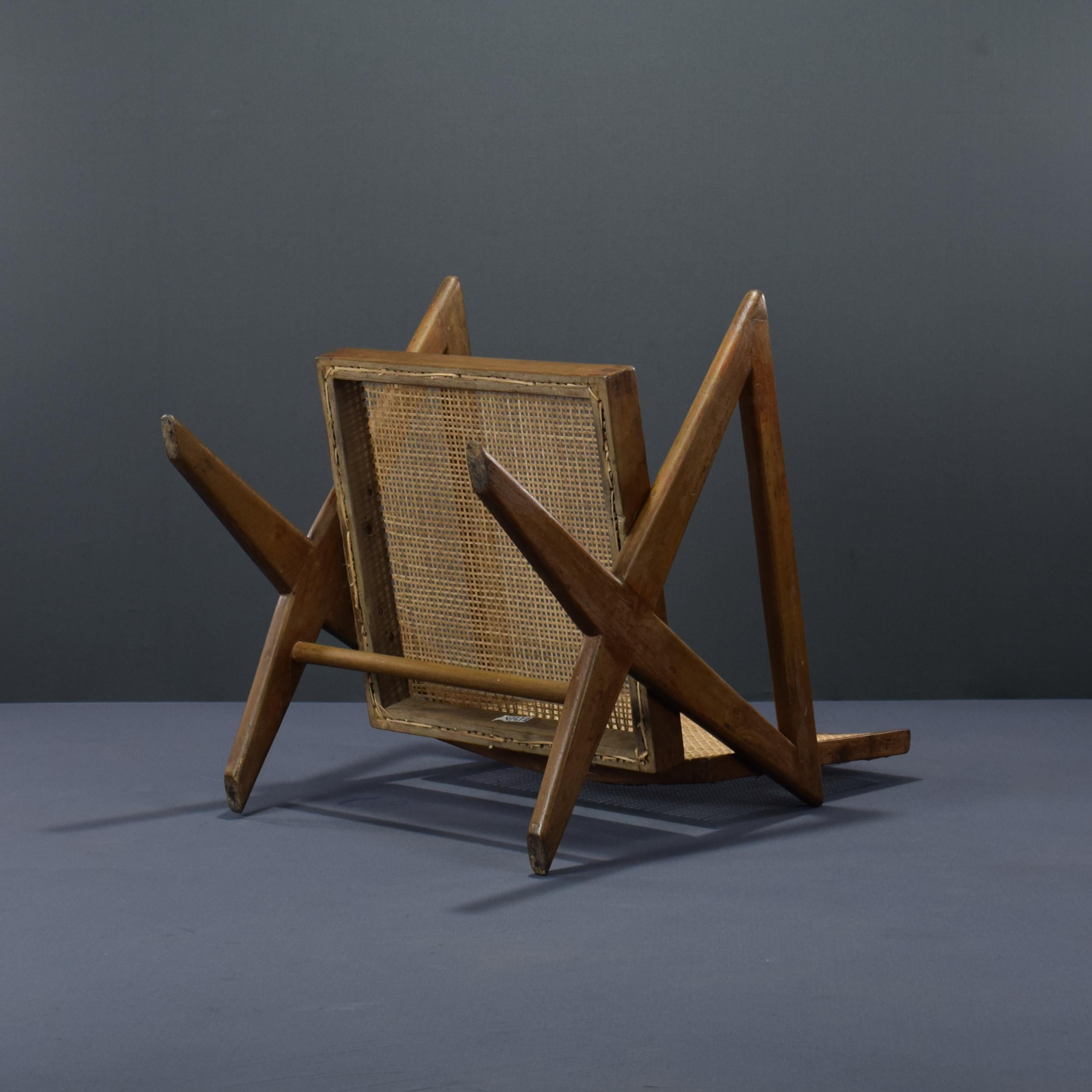 Pierre Jeanneret, Paar X-Bein-Stühle  PJ-SI-45-A / Authentischer Midcentury-Stil (Mitte des 20. Jahrhunderts) im Angebot