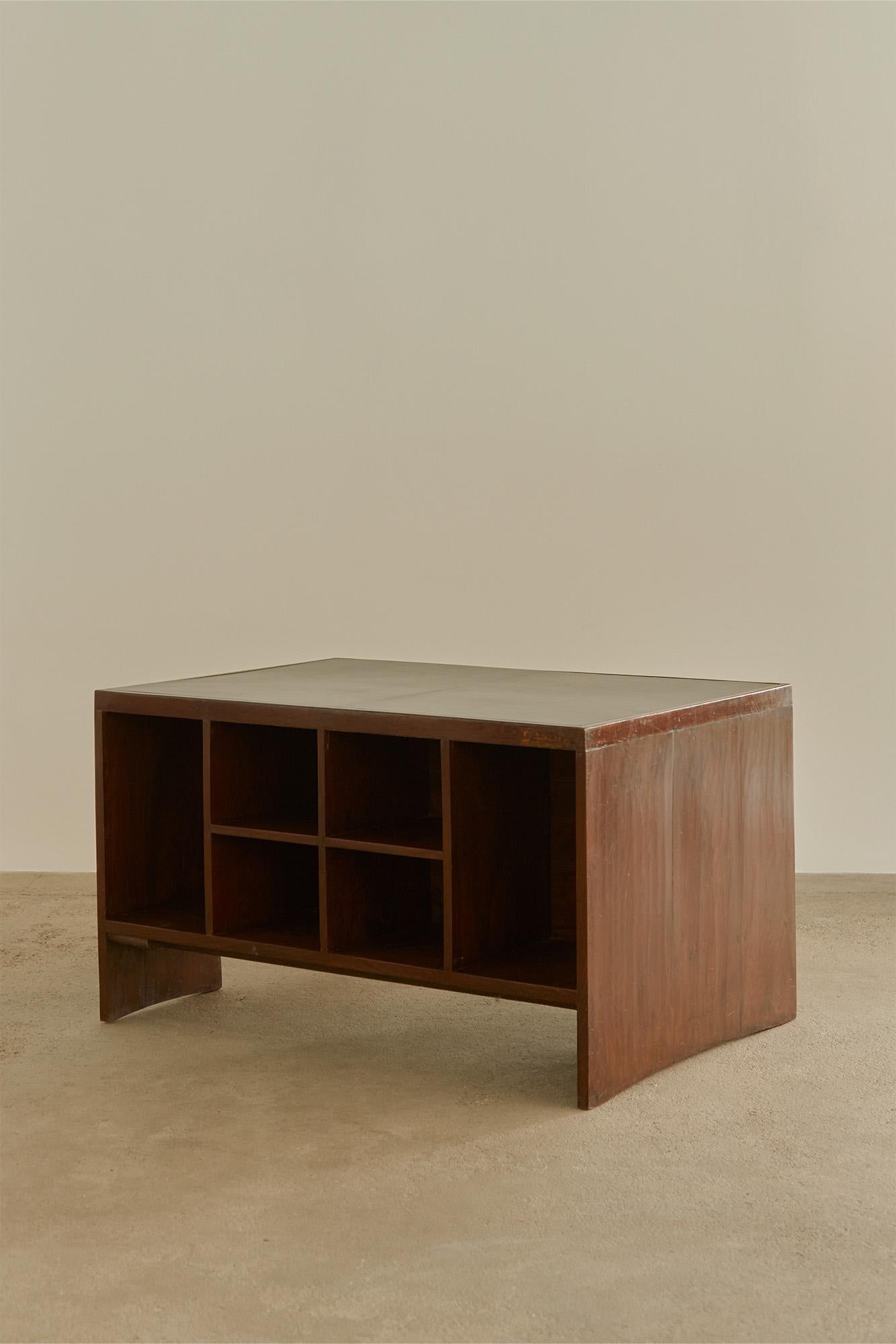 Metà XX secolo Scrivania Pierre Jeanneret Pigeon Hole, 1957 in vendita