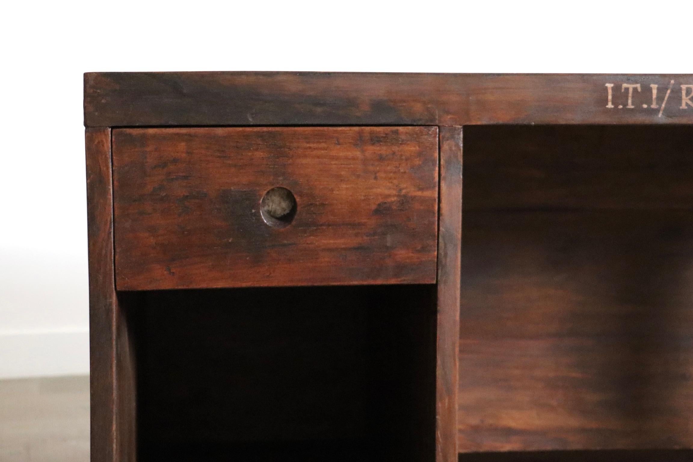 Scrivania Pierre Jeanneret PJ-BU-02-A, India, anni '50 in vendita 7