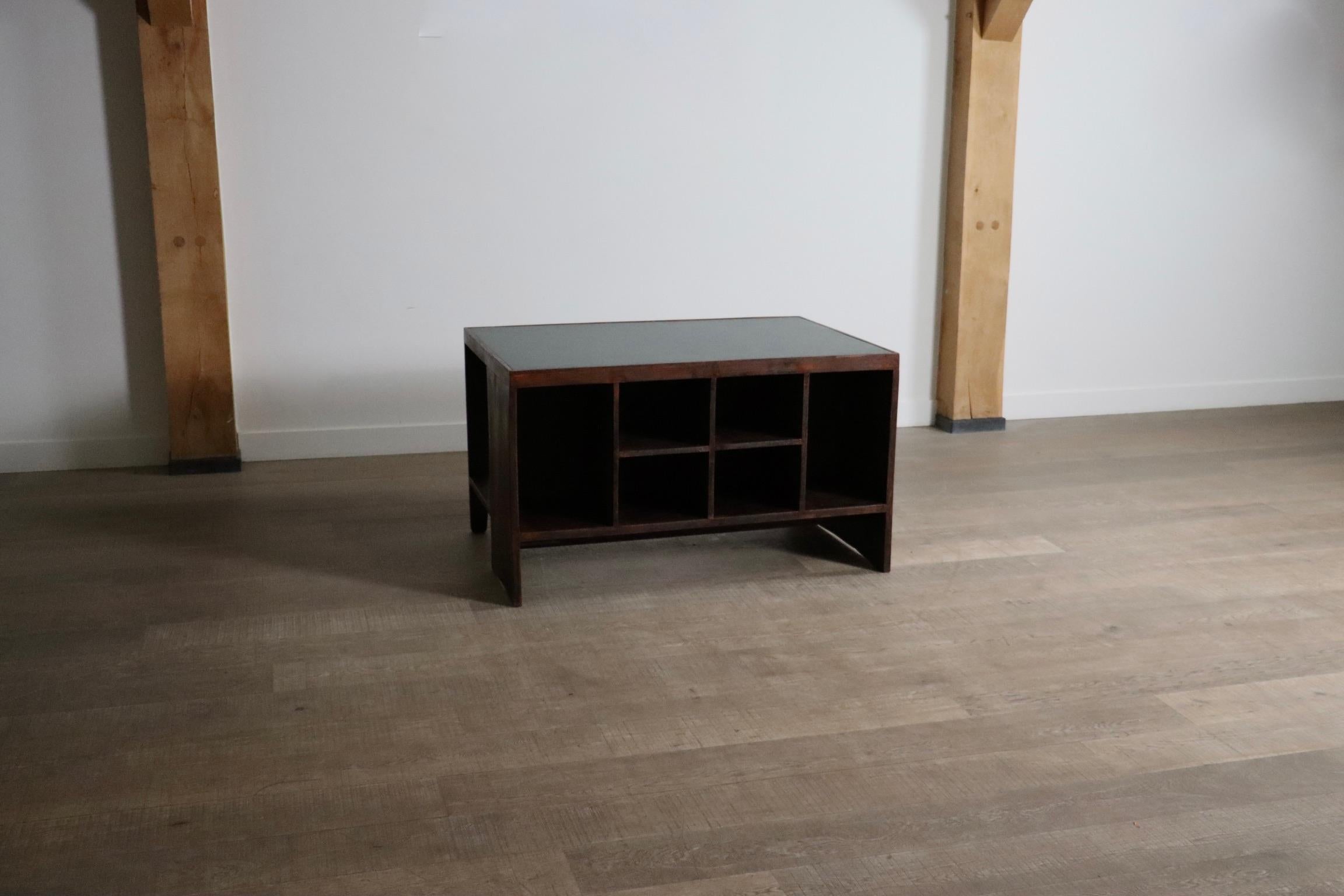 Scrivania Pierre Jeanneret PJ-BU-02-A, India, anni '50 in vendita 8