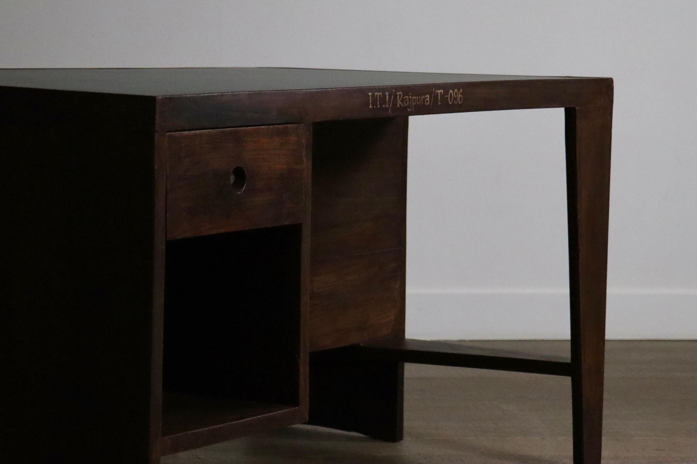 Scrivania Pierre Jeanneret PJ-BU-02-A, India, anni '50 in vendita 1