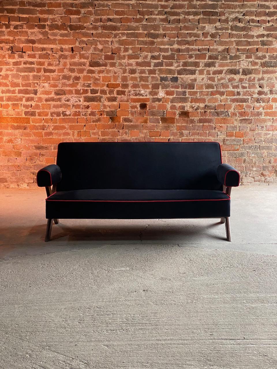 Pierre Jeanneret PJ-010806 ‘Easy Lounge’ Sofa Circa 1958-59 In Excellent Condition For Sale In Longdon, Tewkesbury