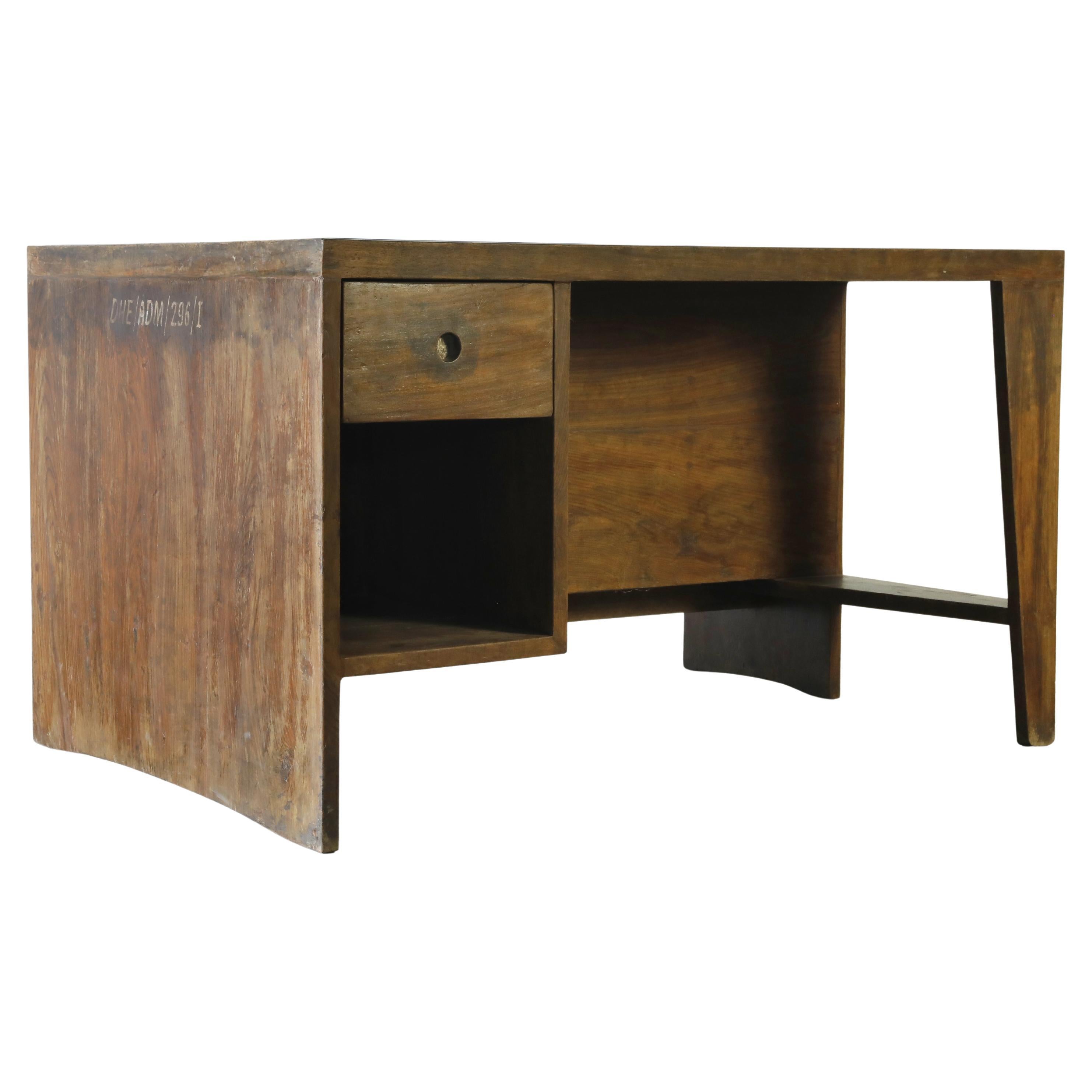 Pierre Jeanneret PJ-BU-02-A Bureau en forme de trou de pigeon / Authentique mi-siècle moderne