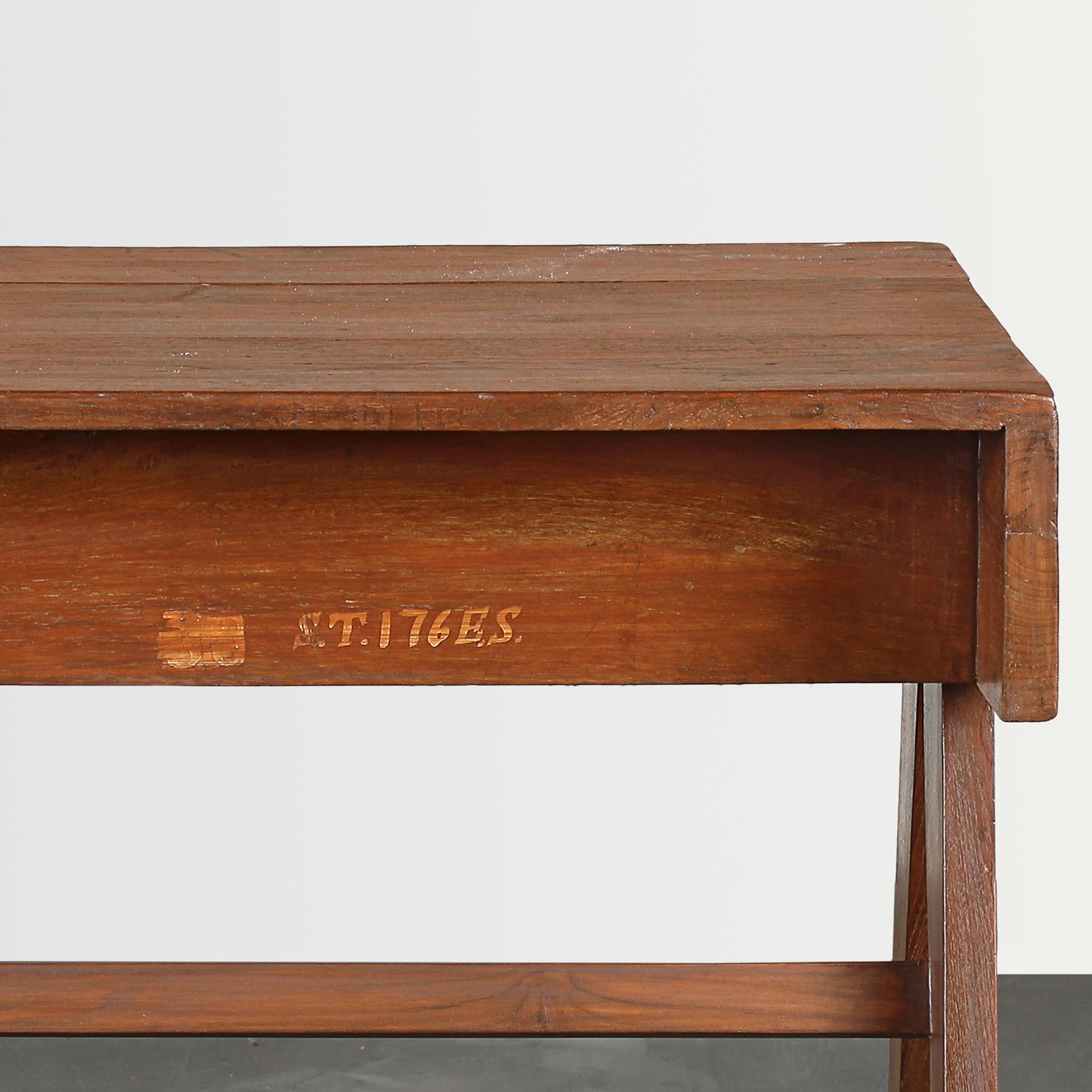 Pierre Jeanneret PJ-BU-08-A Student-Schreibtisch / Authentischer Mid-Century Modern-Schreibtisch  im Angebot 4