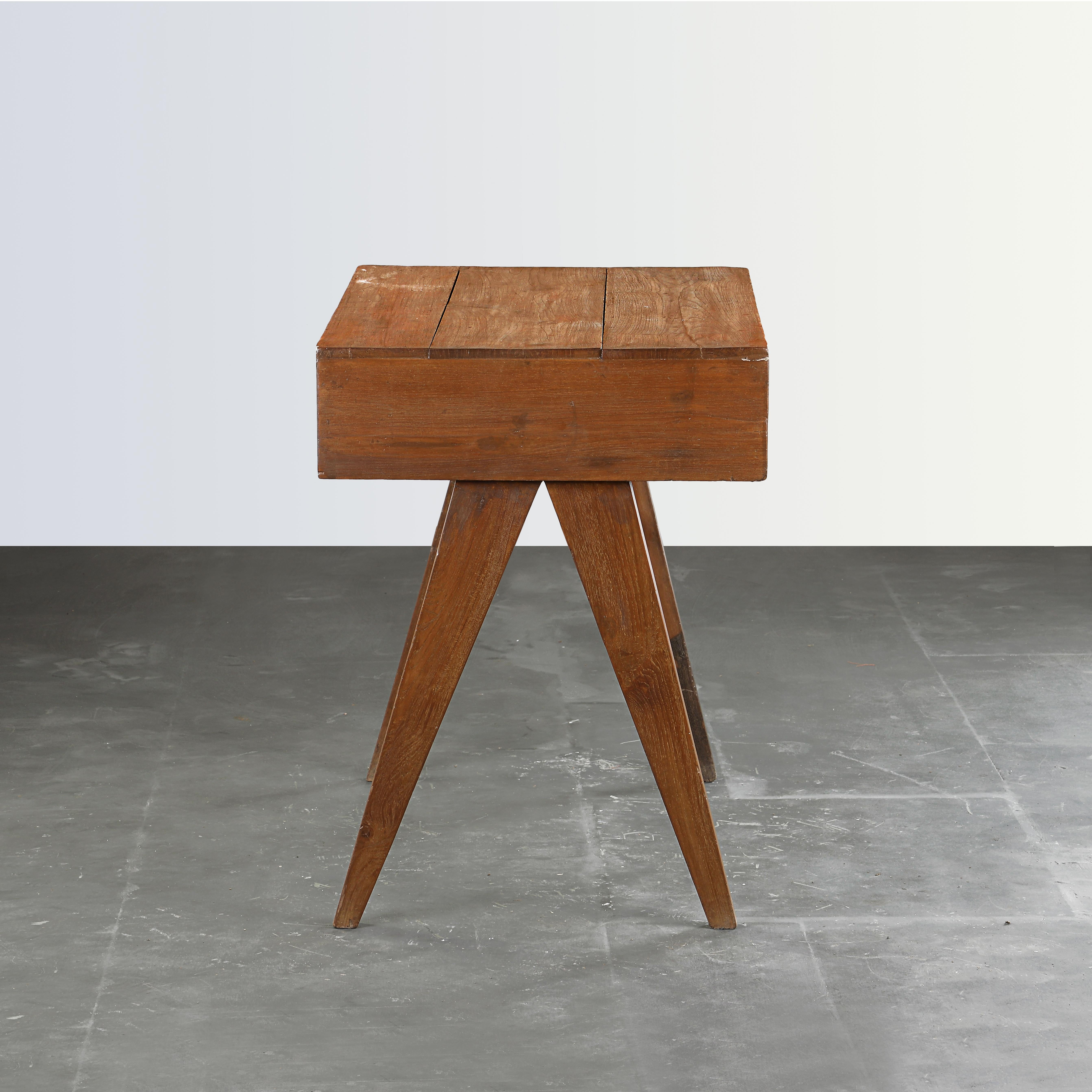 Indian Pierre Jeanneret PJ-BU-08-A Student Desk / Authentic Mid-Century Modern  For Sale