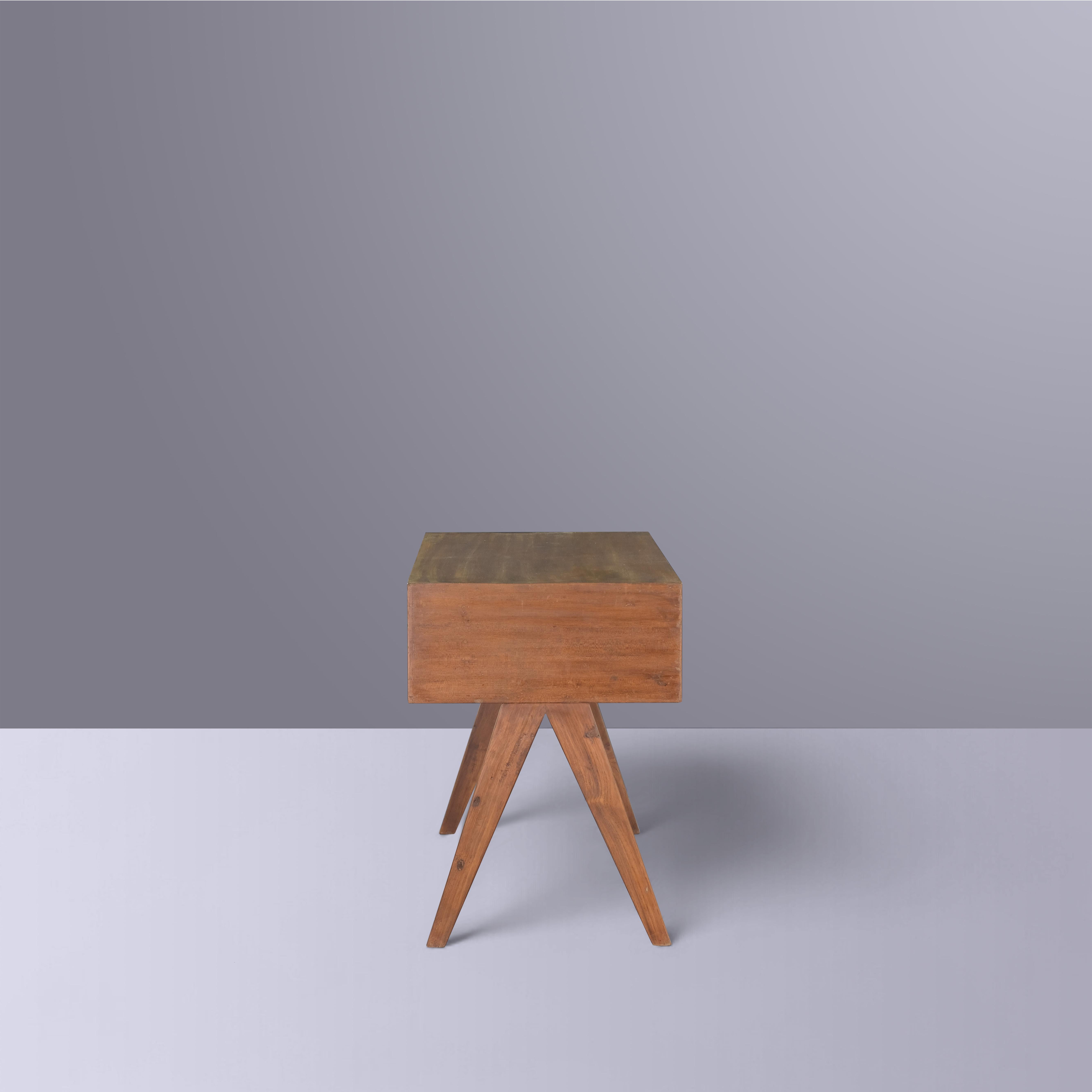 Teak Pierre Jeanneret PJ-BU-08-B Scrivania per studenti / Autentico Mid-Century Modern in vendita