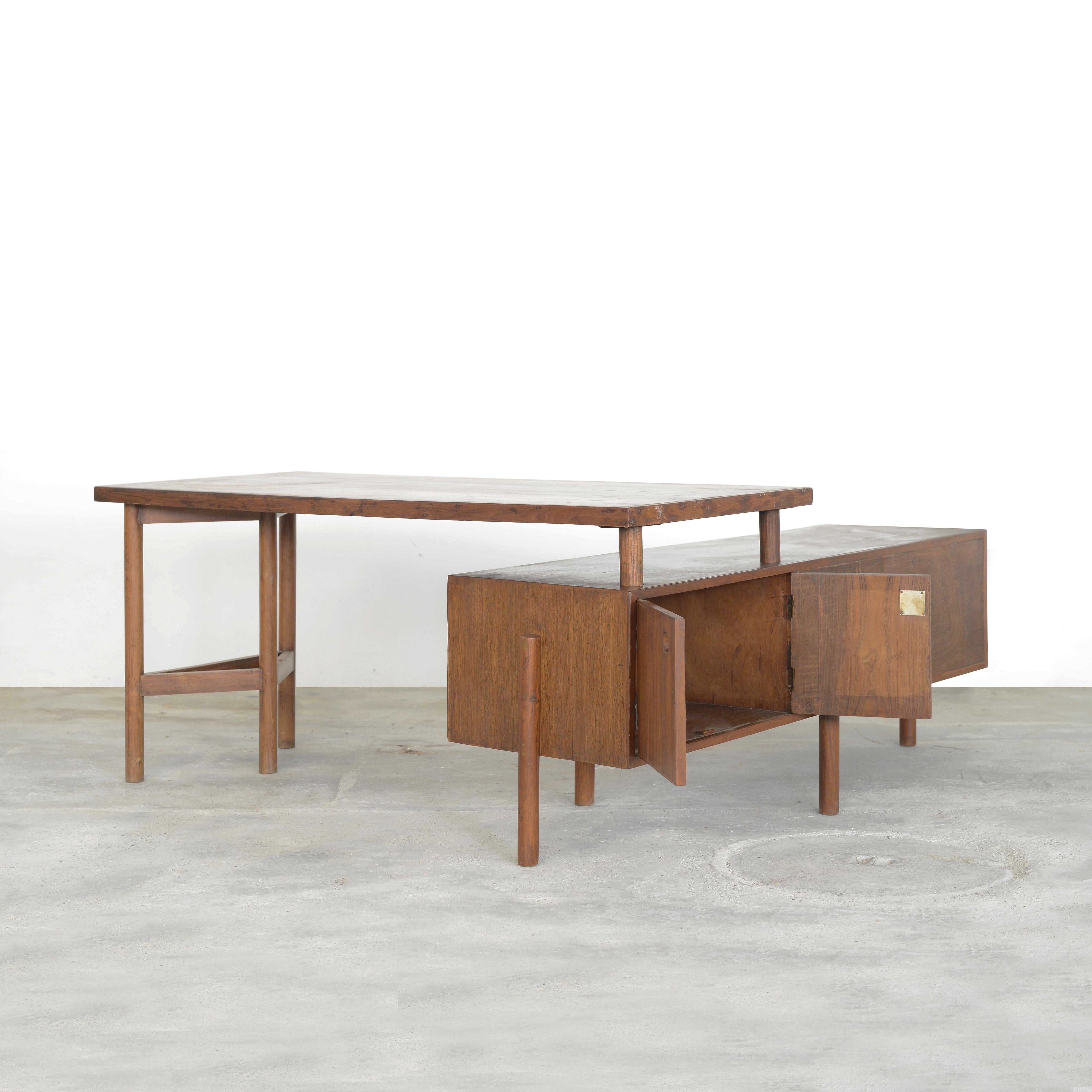 Pierre Jeanneret PJ-BU-14-A Executive Desk / Authentic Mid-Century Modern For Sale 2