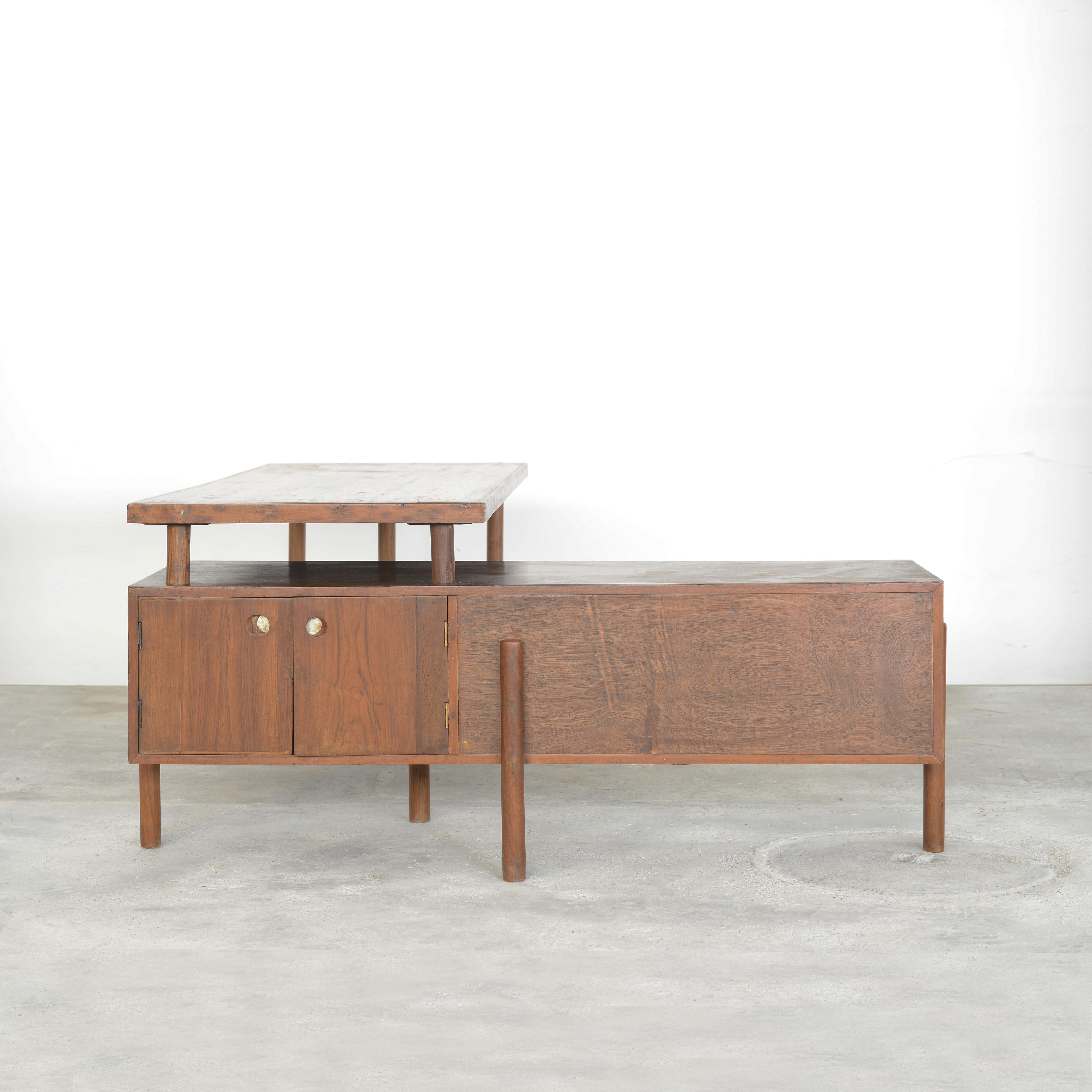 Pierre Jeanneret PJ-BU-14-A Executive Desk / Authentic Mid-Century Modern For Sale 3