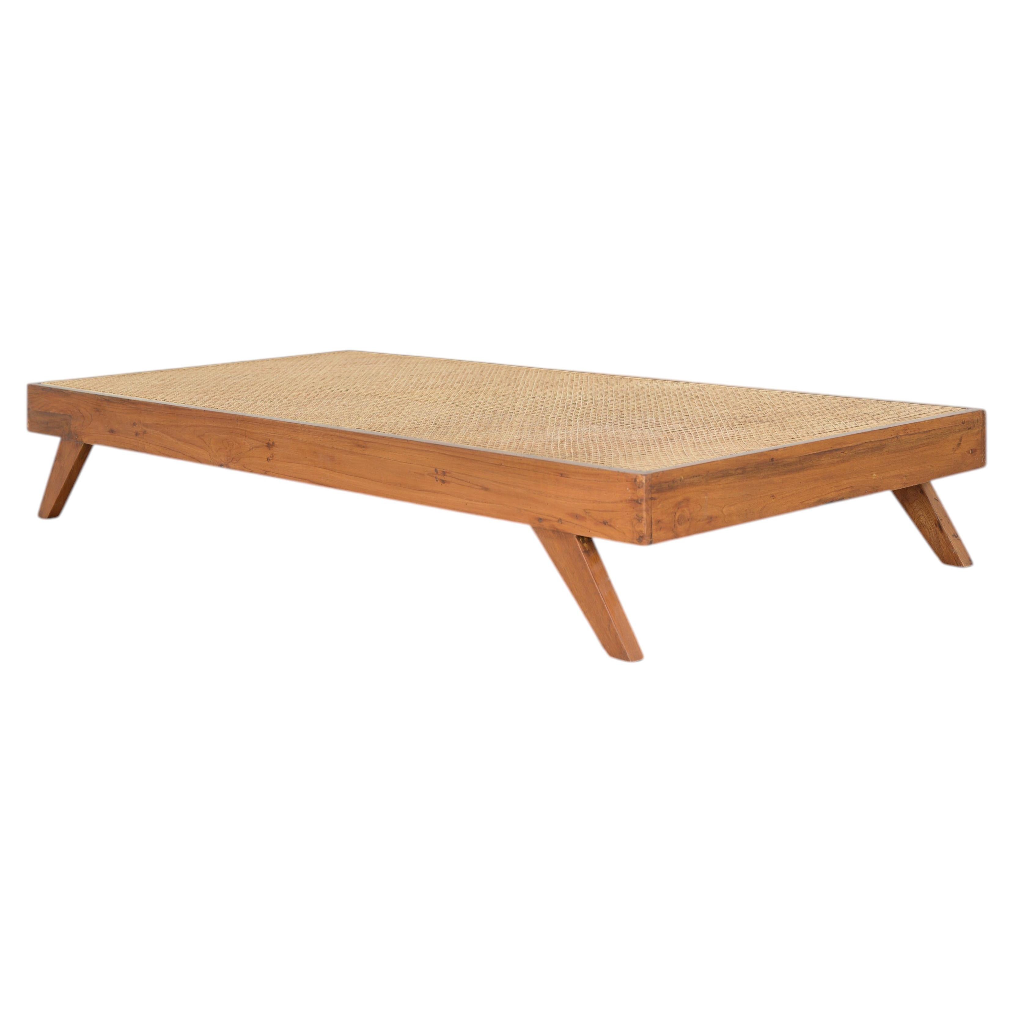 Pierre Jeanneret PJ-L-09-A Mesa de centro de caña / Moderna de mediados de siglo auténtica