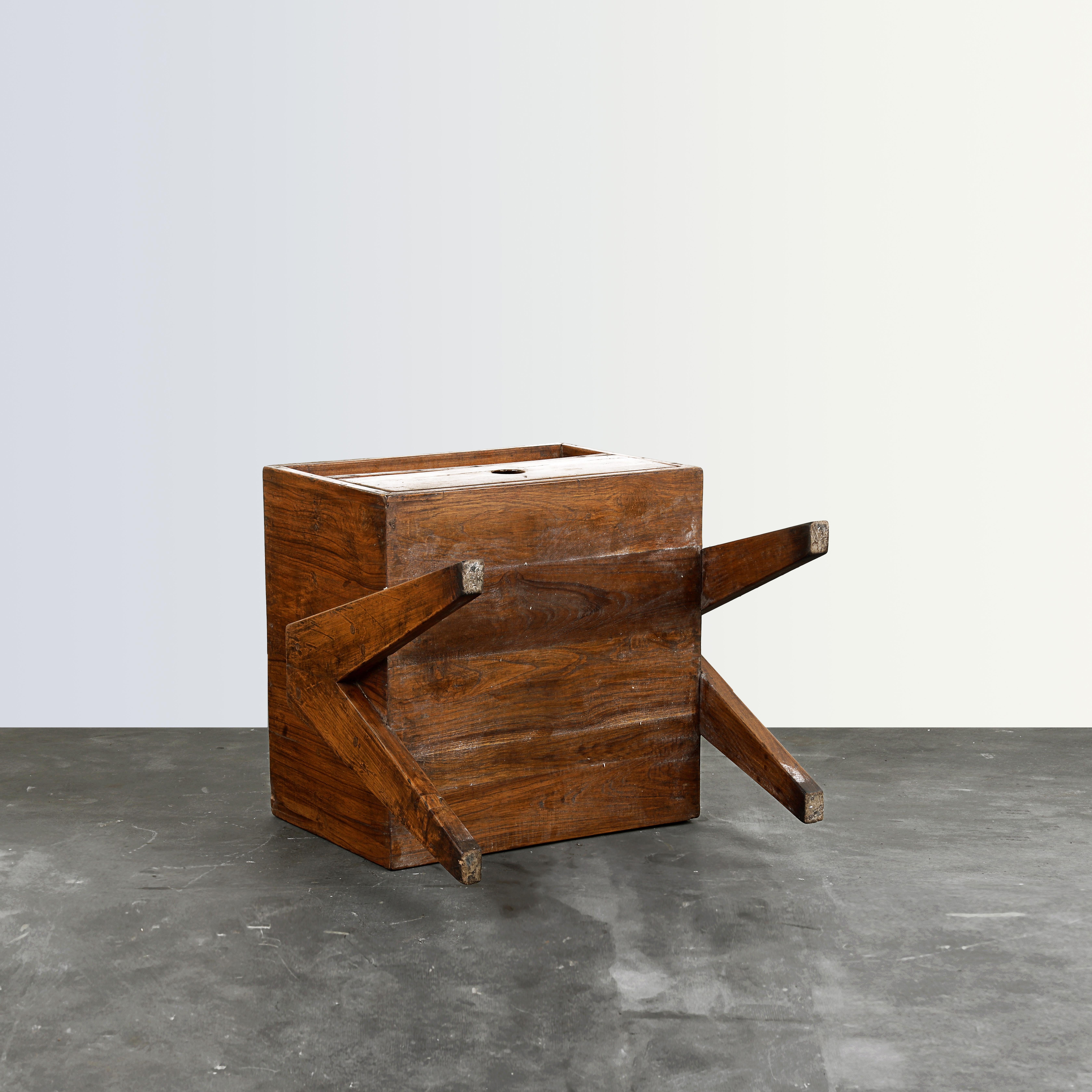 Teak Pierre Jeanneret PJ-R-09-A Comodino / Autentico Mid-Century Modern in vendita