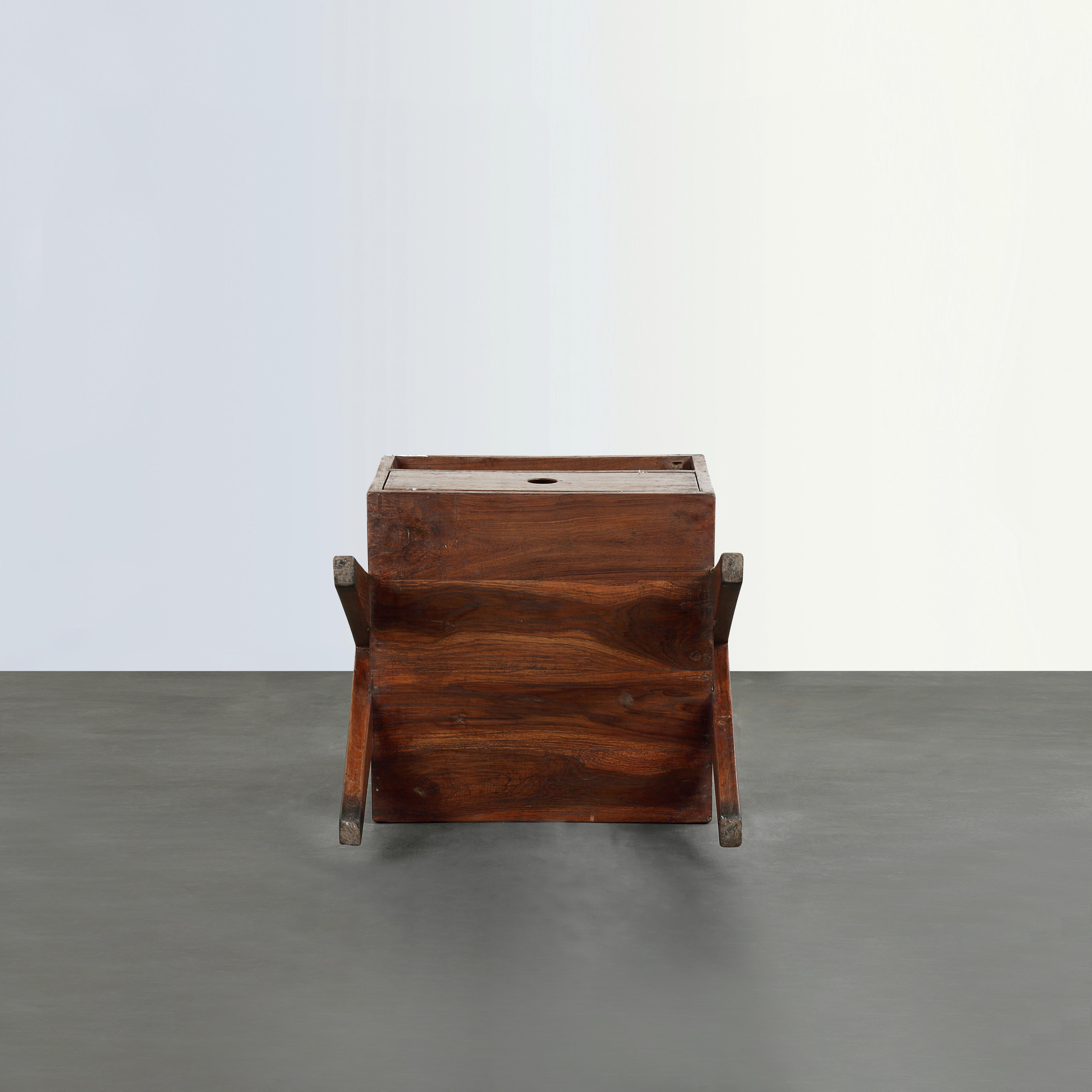 Pierre Jeanneret PJ-R-09-A Nachttischschrank / Authentisch Mid-Century Modern im Angebot 1