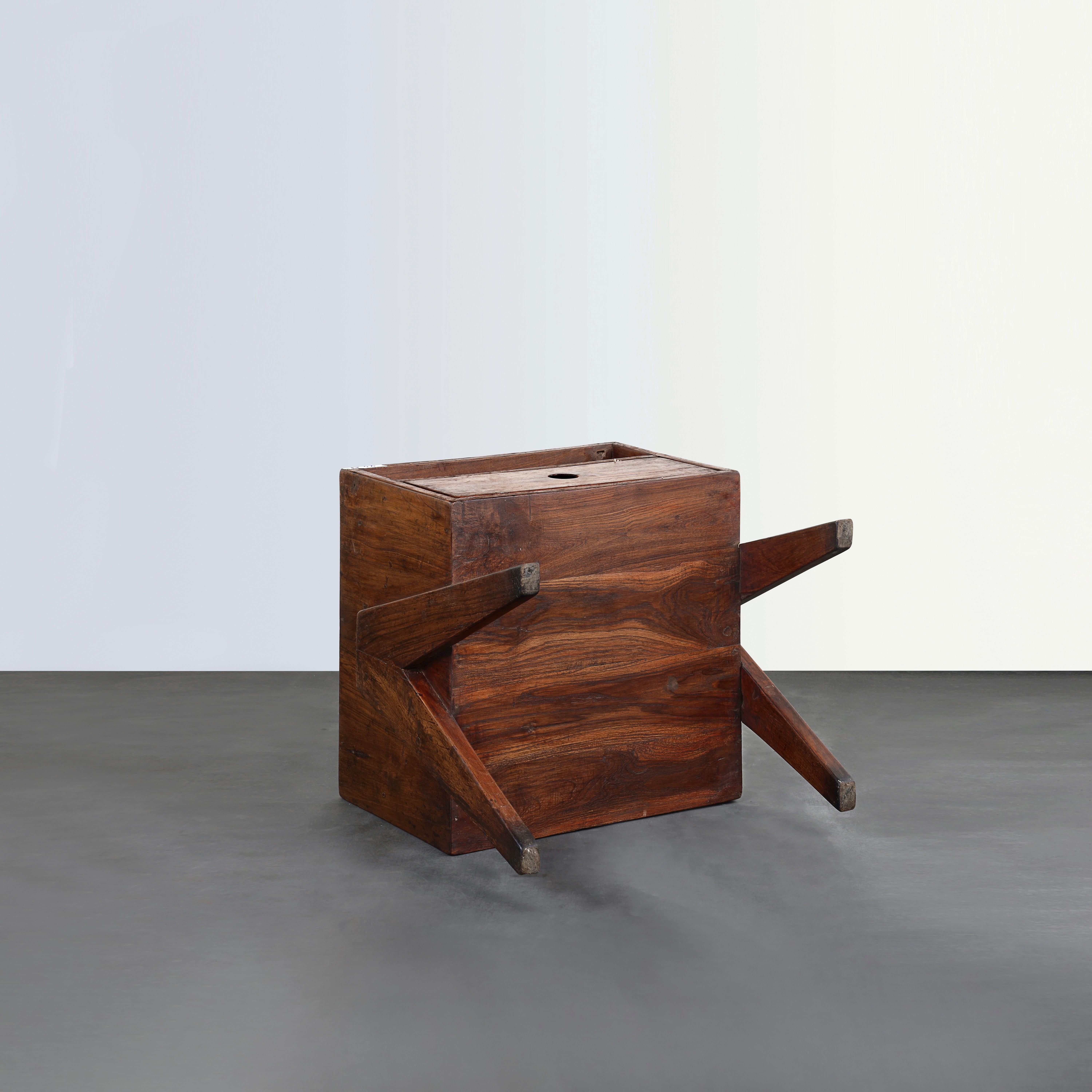 Pierre Jeanneret PJ-R-09-A Nachttischschrank / Authentisch Mid-Century Modern im Angebot 2
