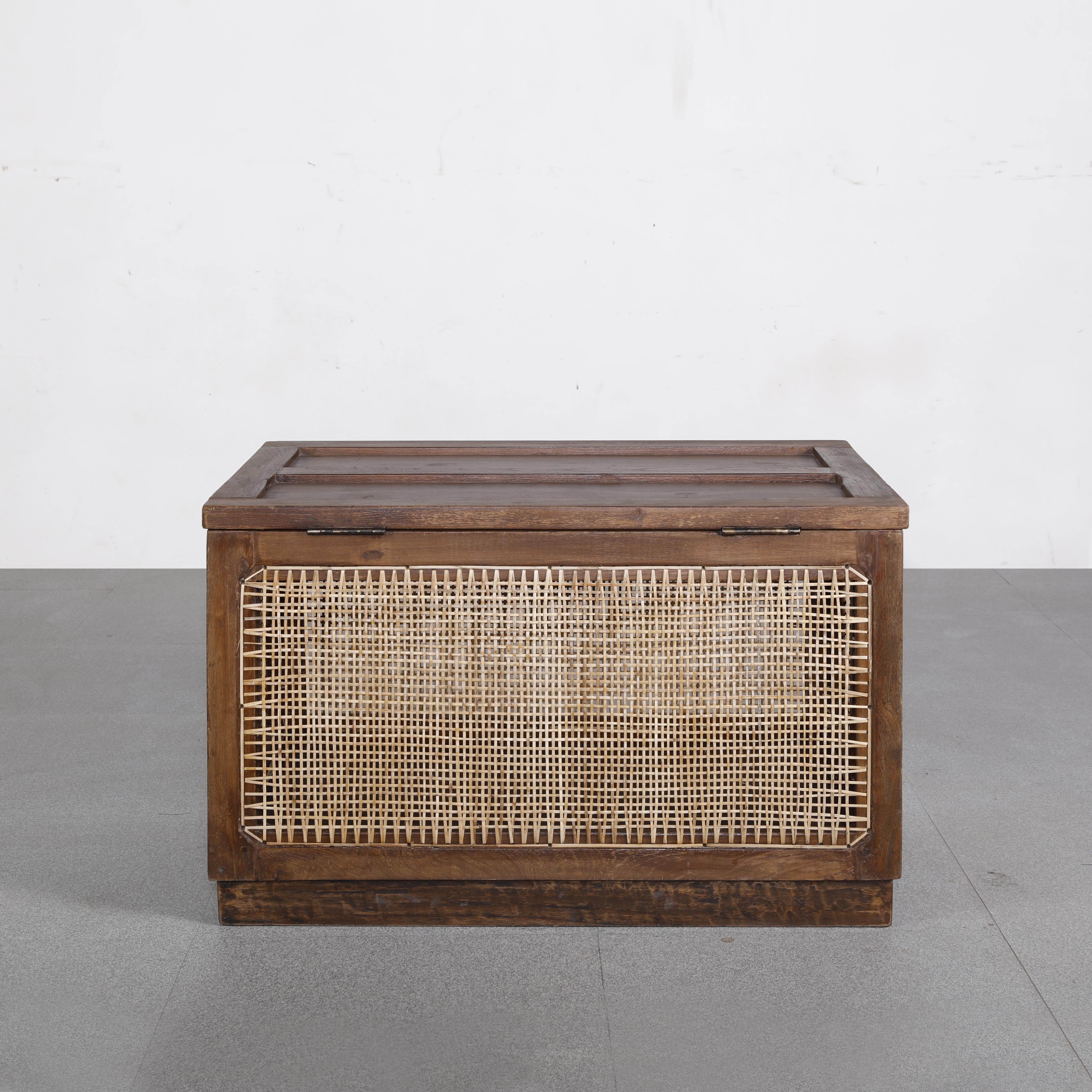Pierre Jeanneret PJ-R-23-A Linen Box / Authentic Mid-Century Modern In Good Condition For Sale In Zürich, CH