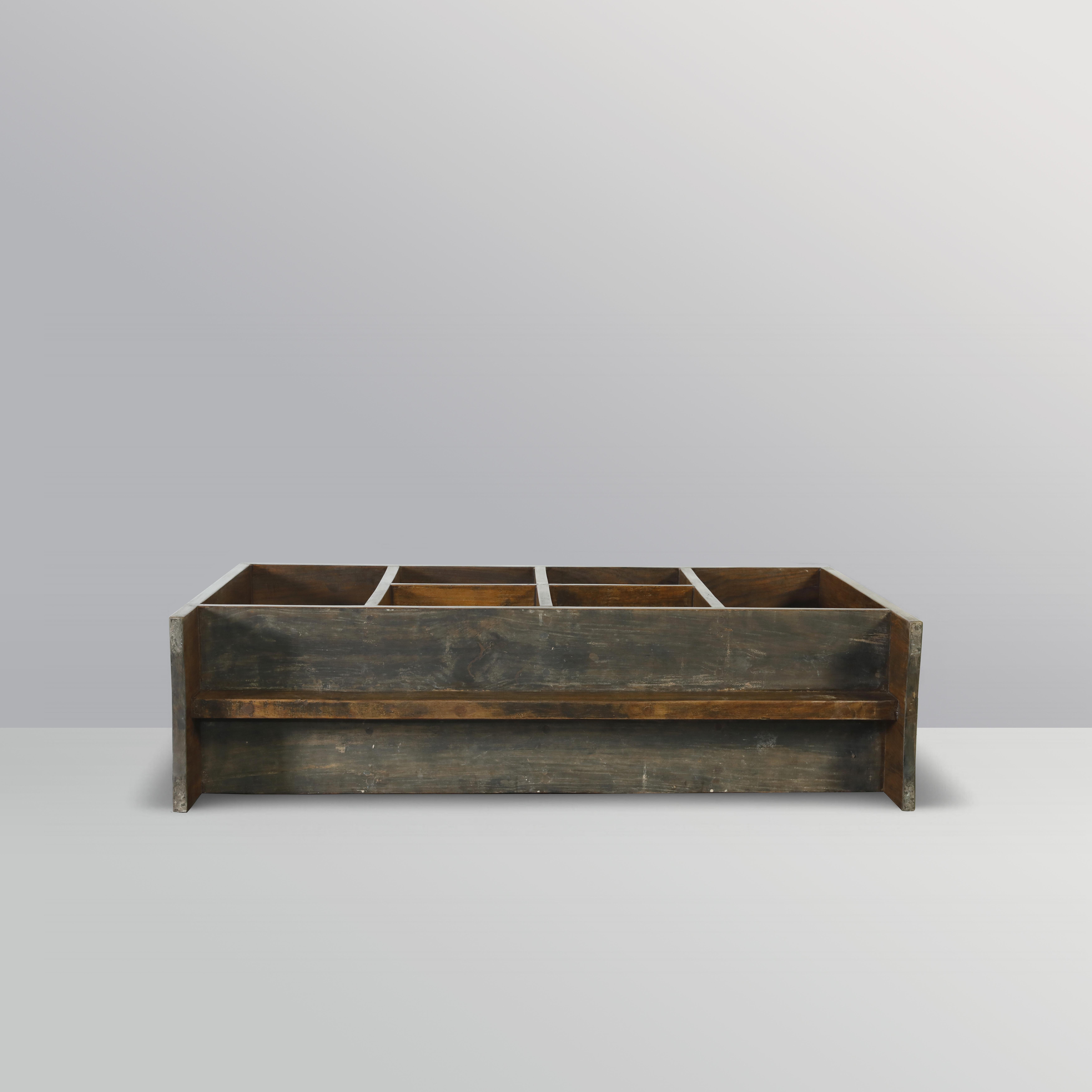 Fatto a mano Pierre Jeanneret PJ-R-27-A File Rack / Autentico Mid-Century Modern, Chandigarh in vendita