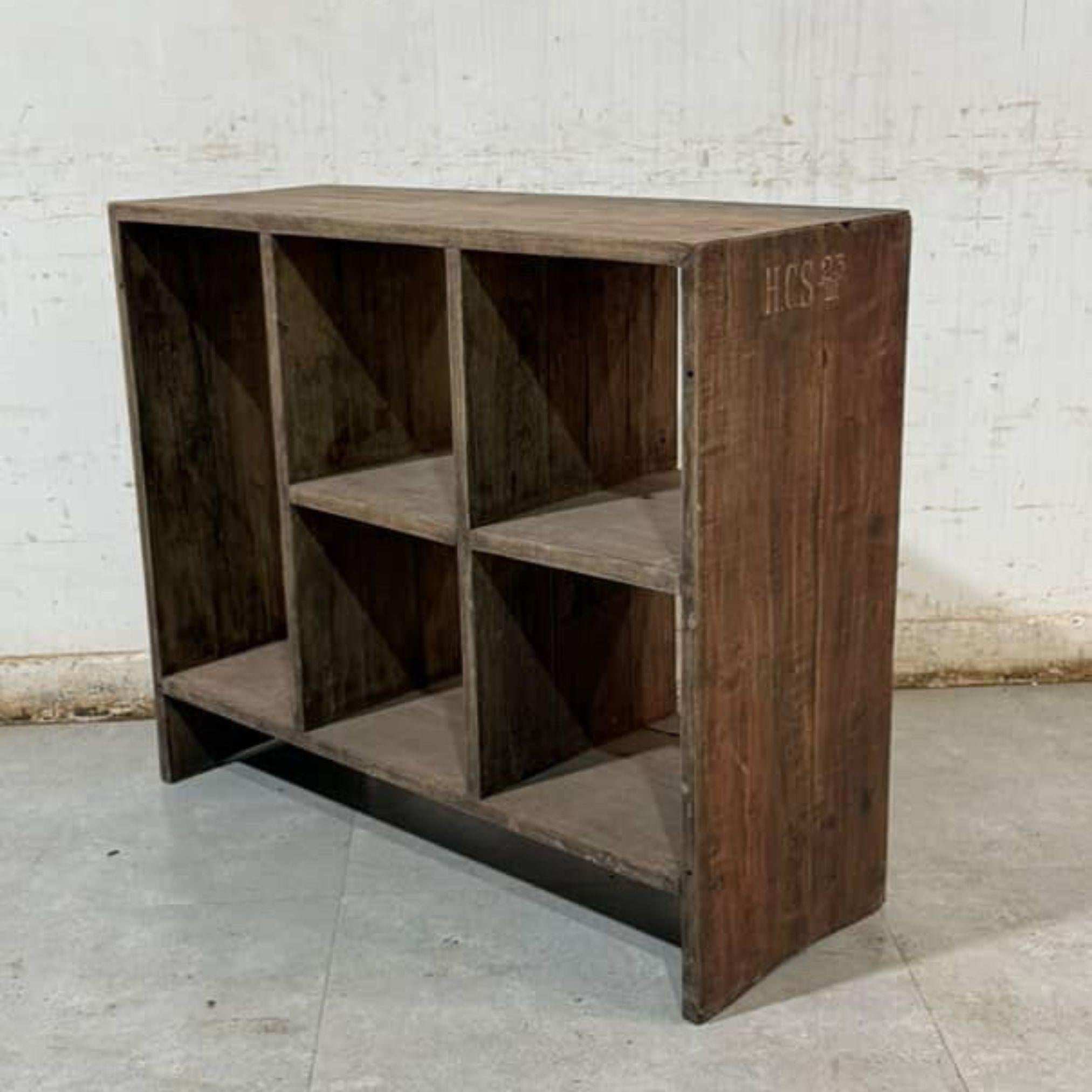 Pierre Jeanneret Pj-R-27-B 5 Hole File Rack, Authentic Midcentury Modern en Bueno estado para la venta en Amsterdam, NL