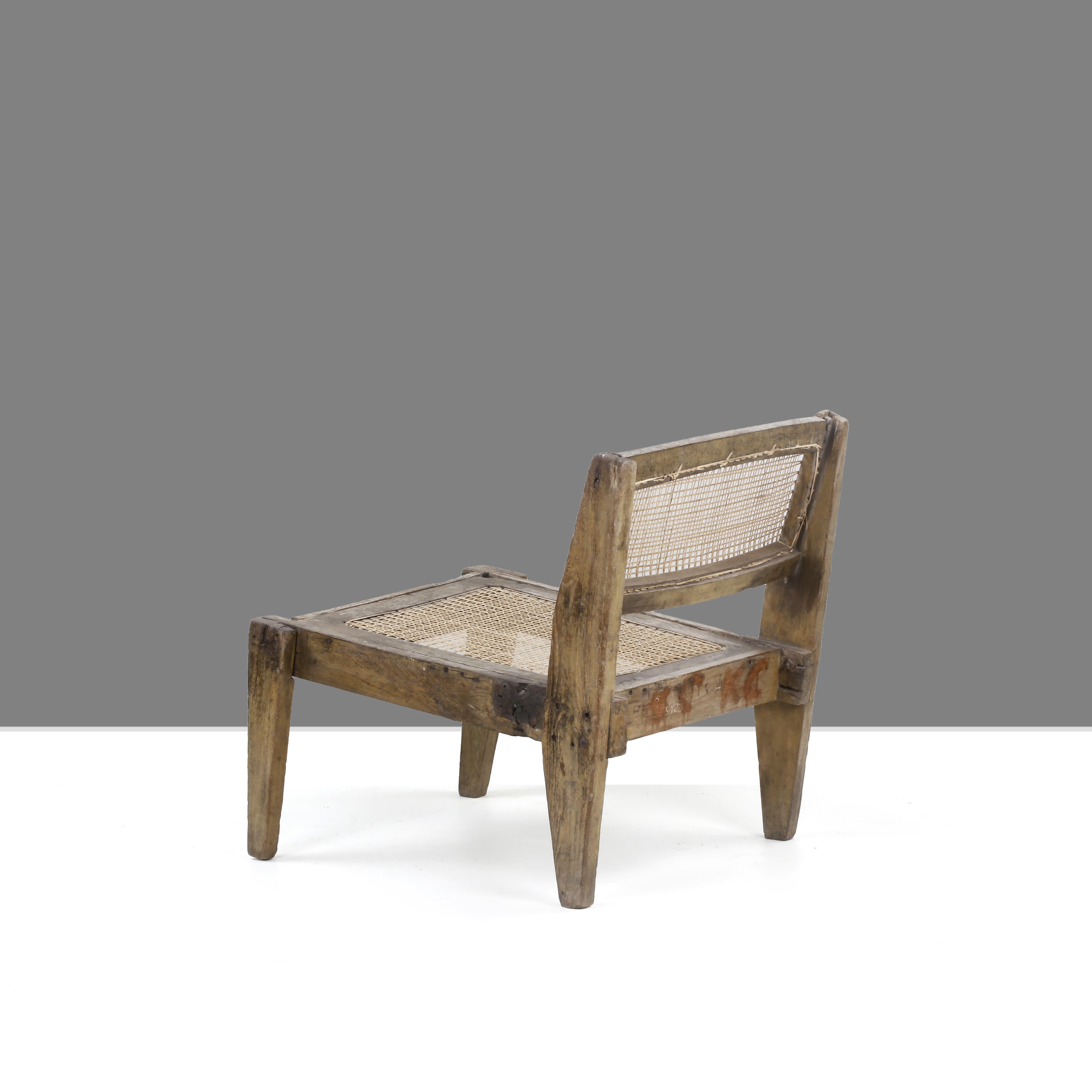 Fait main Chaise de cheminée Pierre Jeanneret PJ-SI-10-A authentique mi-siècle moderne en vente