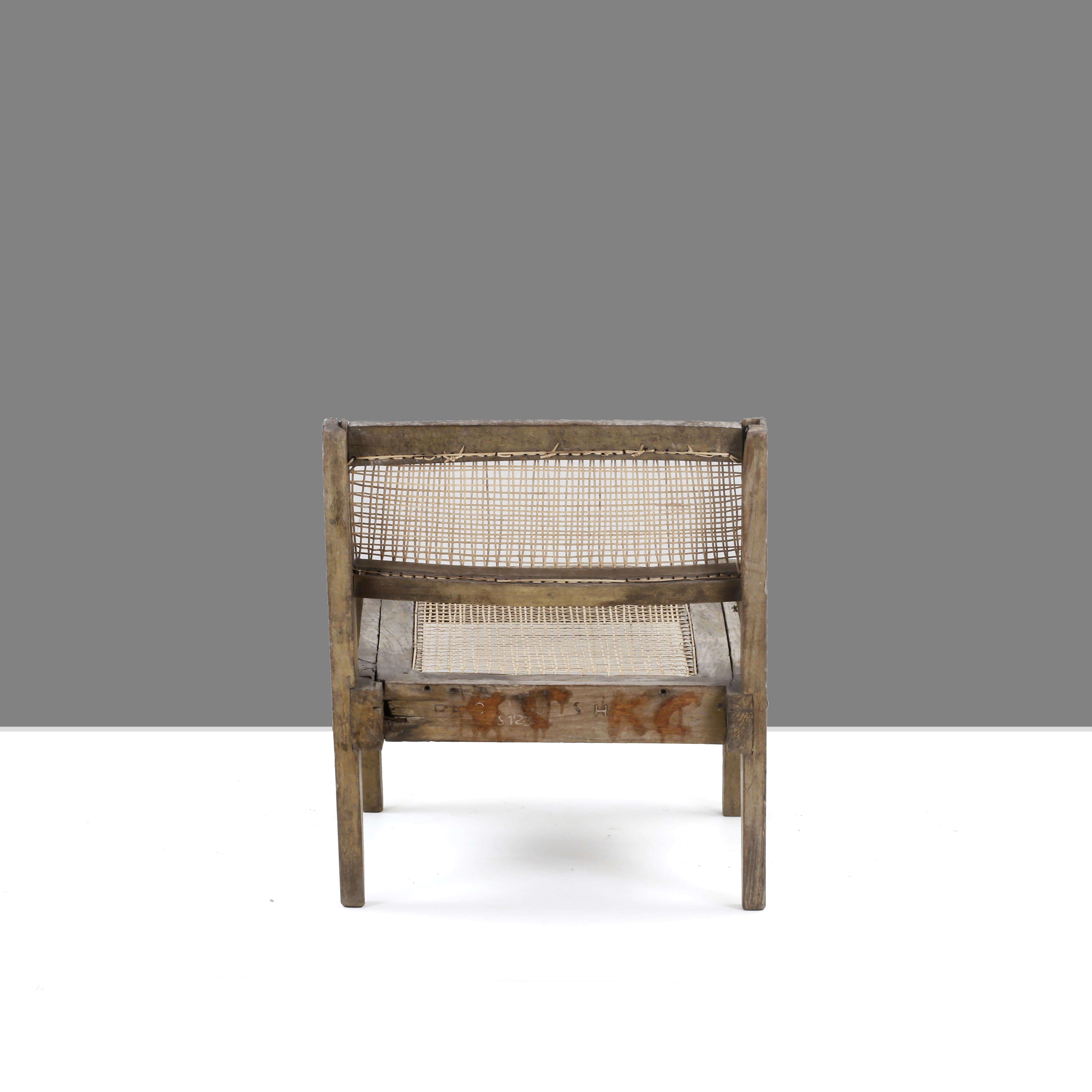Indien Chaise de cheminée Pierre Jeanneret PJ-SI-10-A authentique mi-siècle moderne en vente