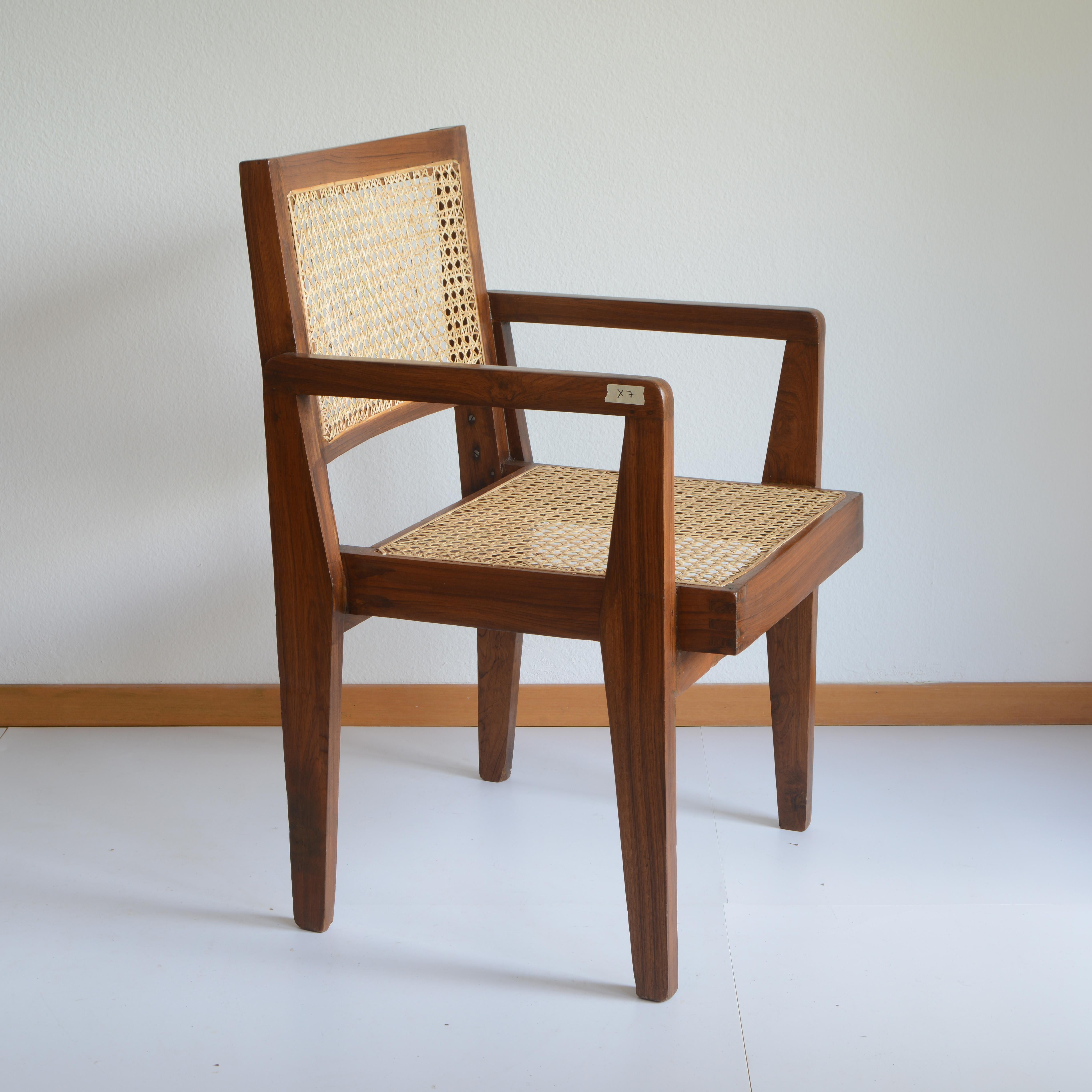 This chair is an iconic piece. It is raw in its simplicity and somehow has this strong, almost masculine attitude. There is also something deeply relaxing about this design but at the same time it’s very sharp and fierce. The back is very straight,