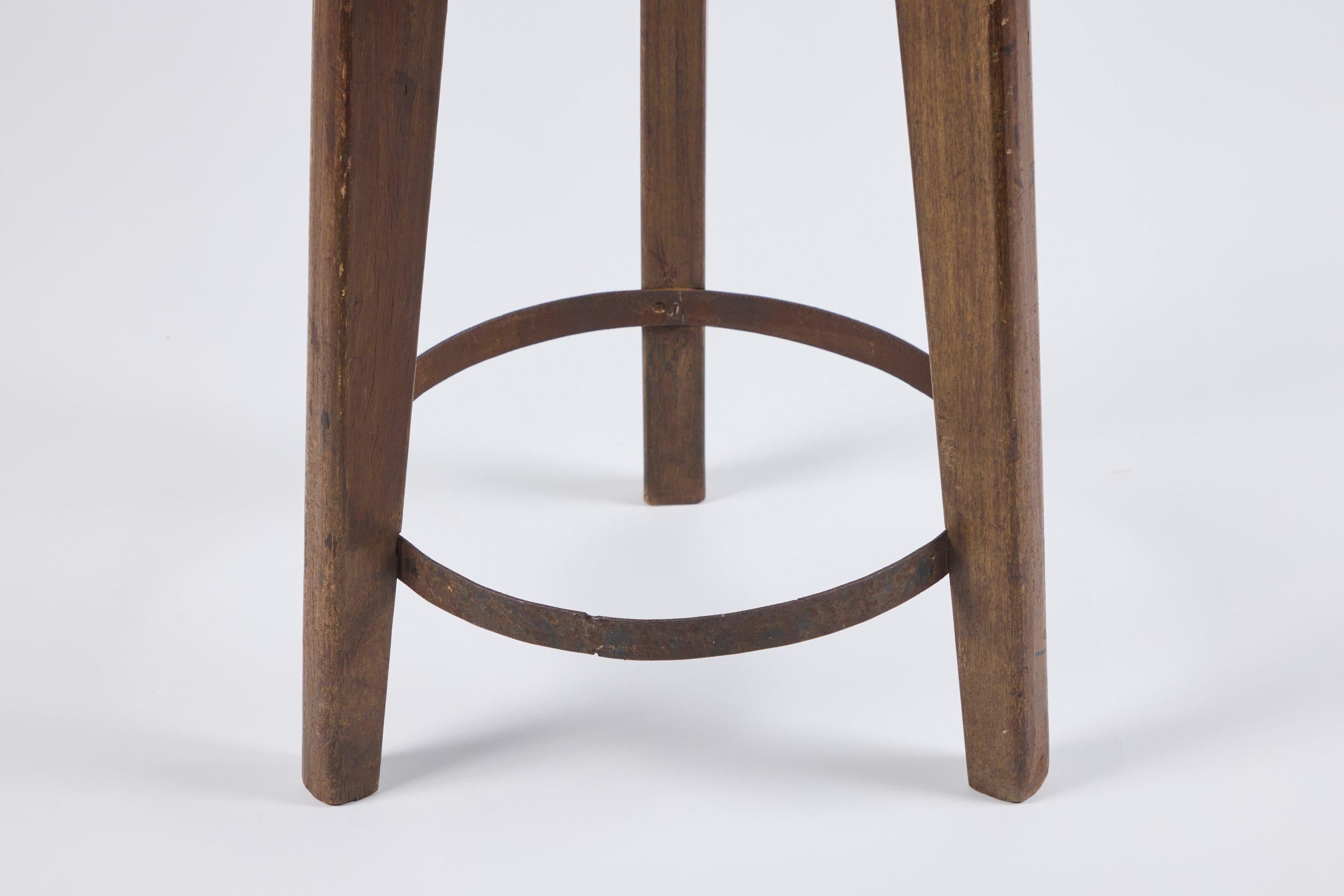 Pierre Jeanneret PJ-SI-22-A Stool In Excellent Condition For Sale In Studio City, CA