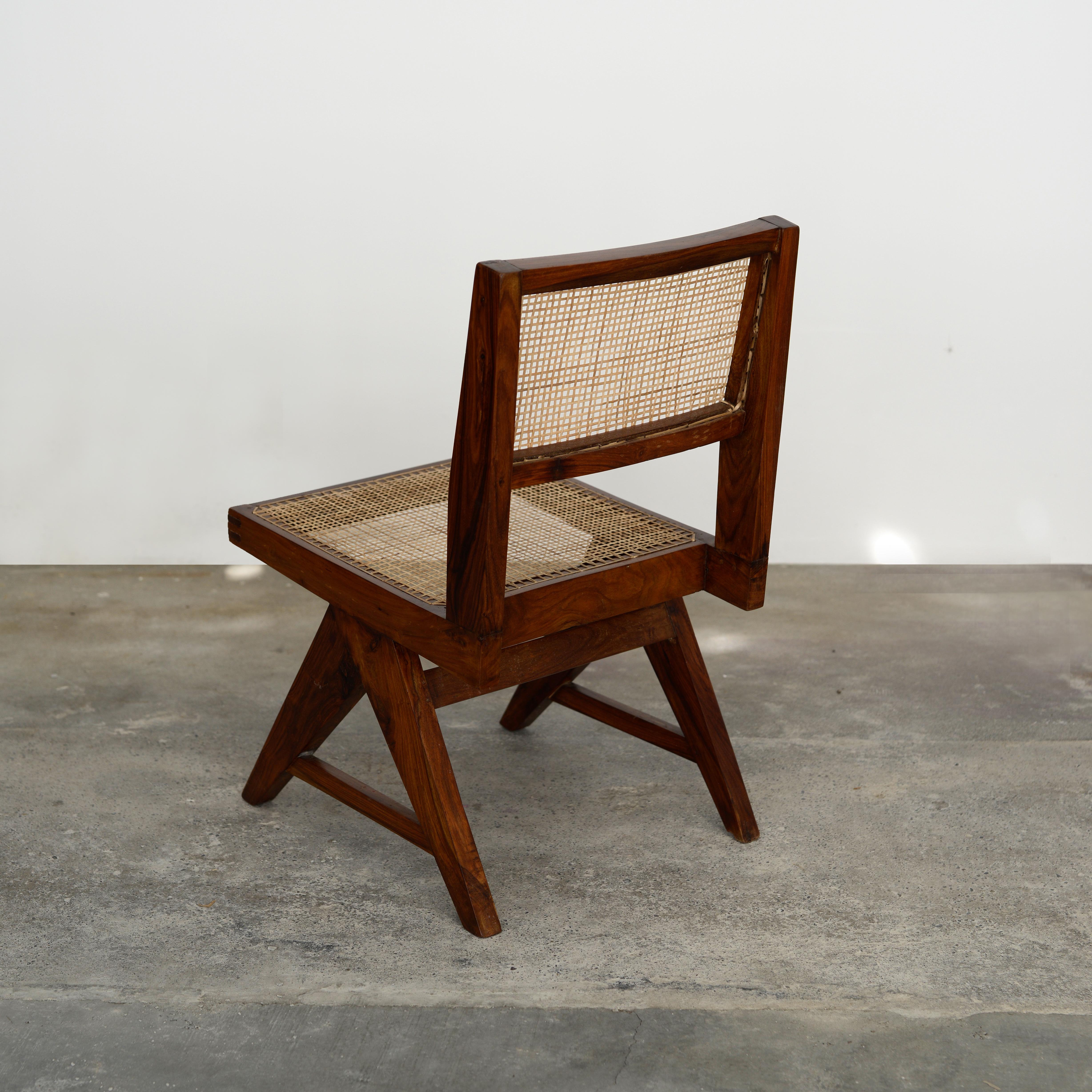 Pierre Jeanneret PJ-SI-25-A Low Chair / Authentic Mid-Century Modern Chandigarh In Good Condition For Sale In Zürich, CH