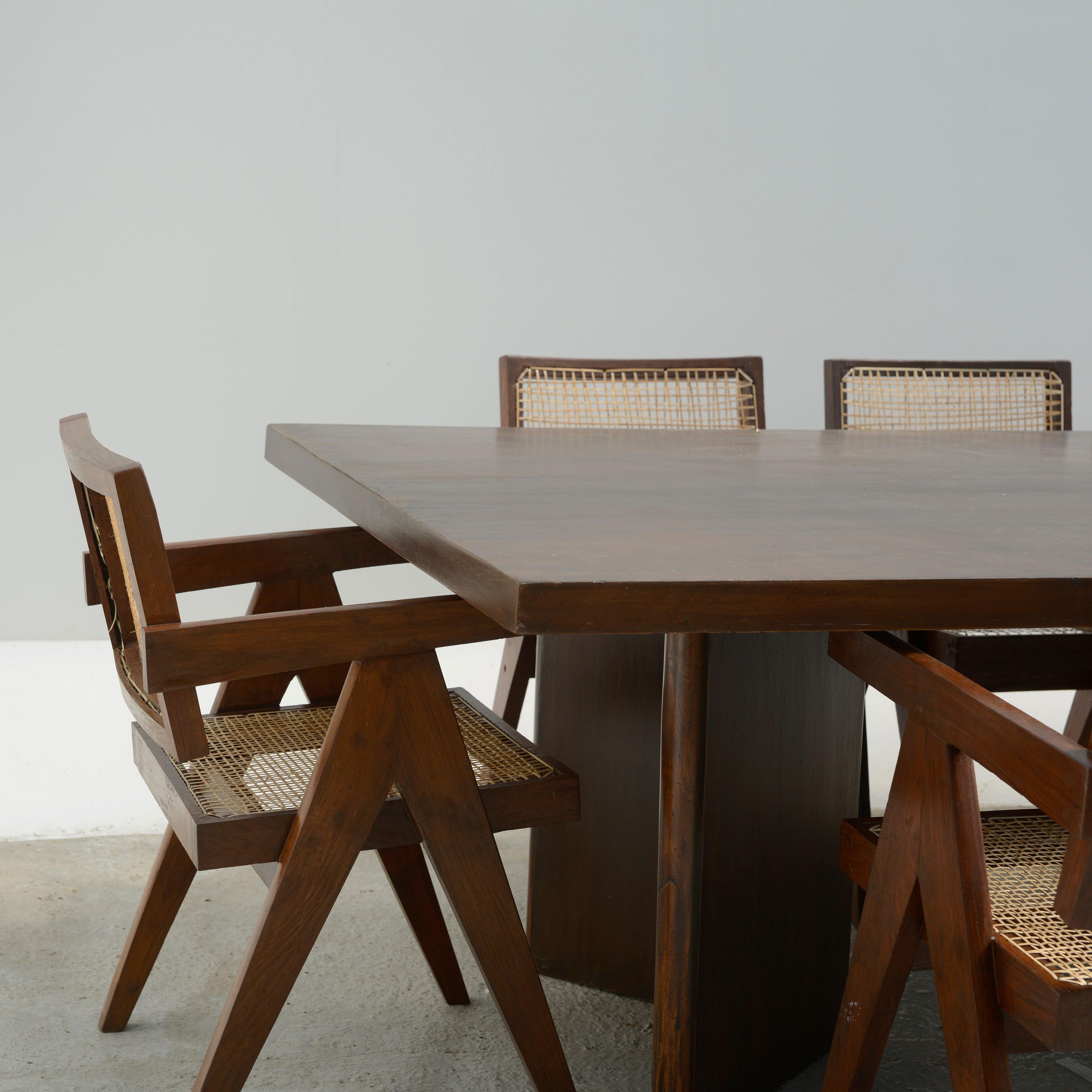 Pierre Jeanneret PJ-SI-28-A Set of 12 Chairs / Authentic Mid-Century Modern In Good Condition For Sale In Zürich, CH