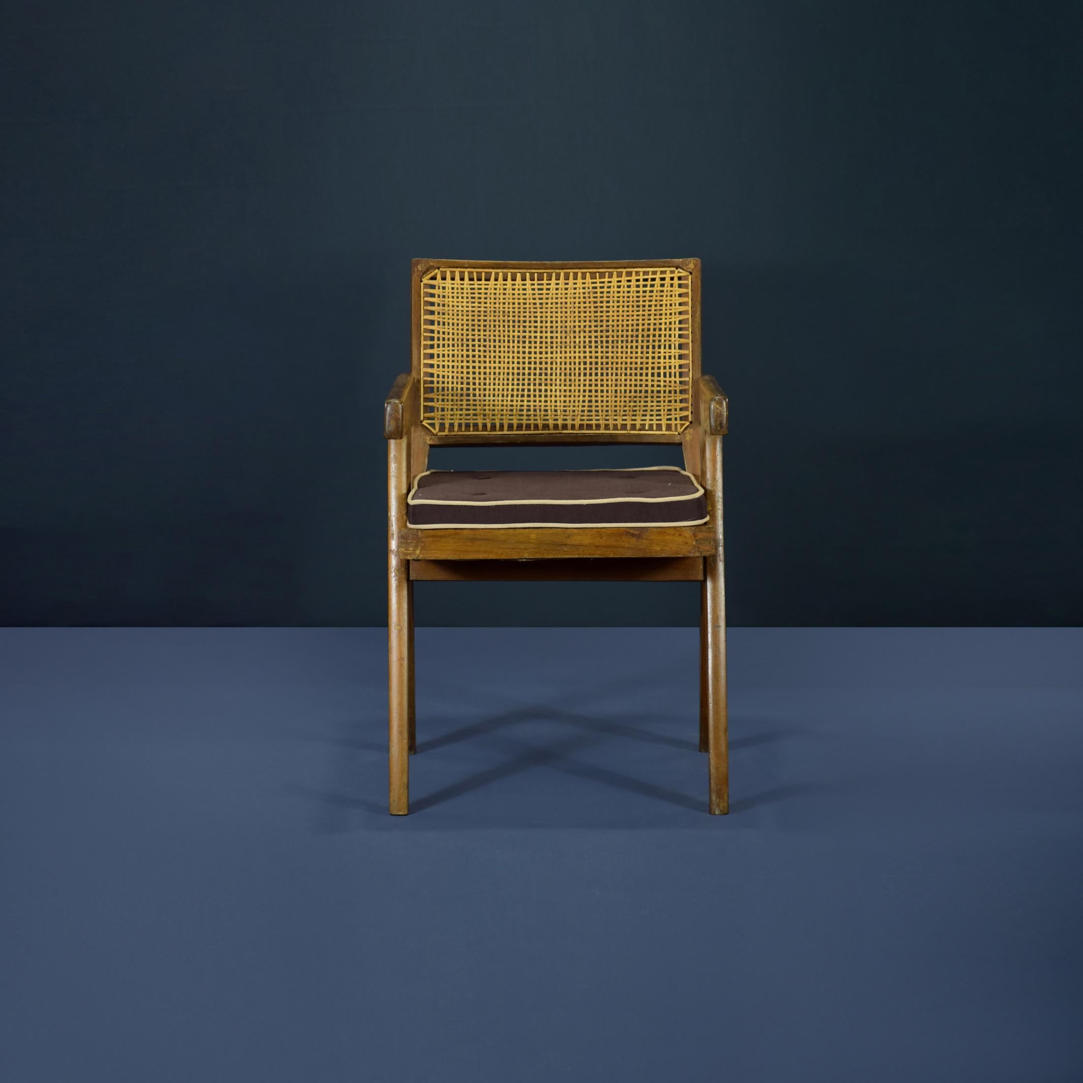 Pierre Jeanneret PJ-SI-28-B Sessel / Authentischer Mid-Century Modern Sessel (Moderne der Mitte des Jahrhunderts) im Angebot