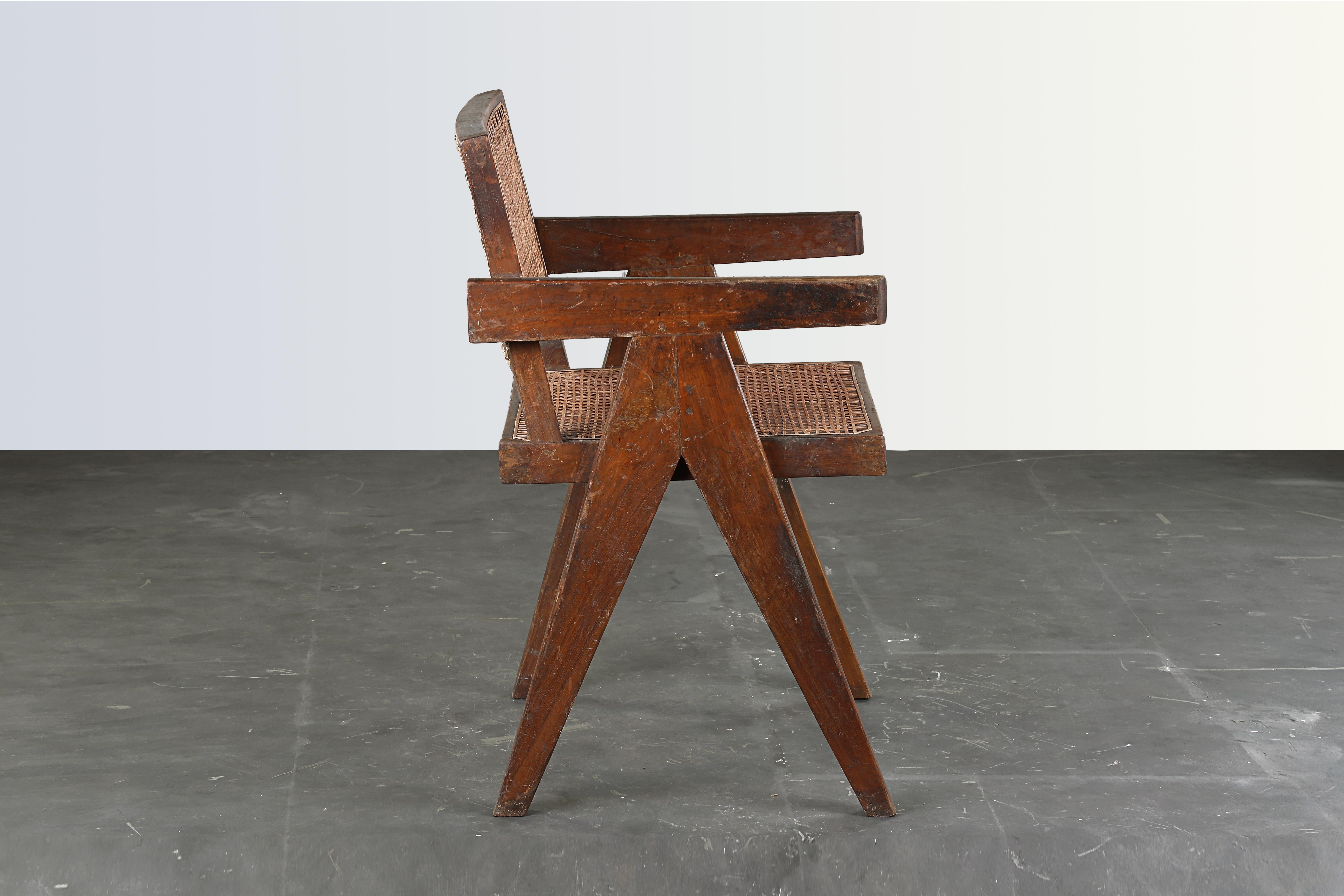 They have a patinated teak, which gives that chairs a strong character, showing all that traces of age and its uniqueness. They are finally historical pieces from an UNESCO World Heritage site, done by the most important architects from the 20th