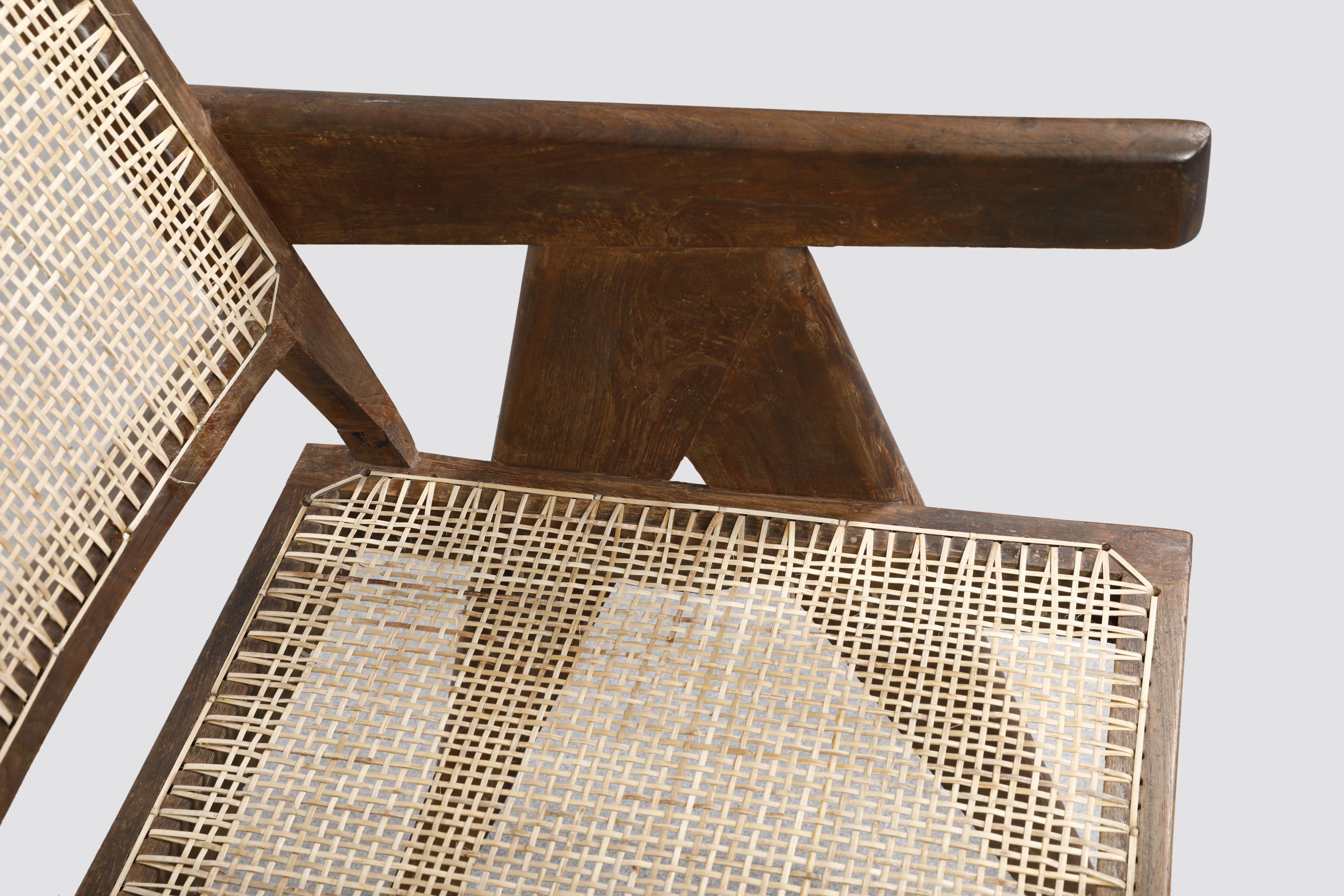 Fauteuil de bureau en rotin Pierre Jeanneret PJ-SI-28-B, style moderne du milieu du siècle dernier en vente 1