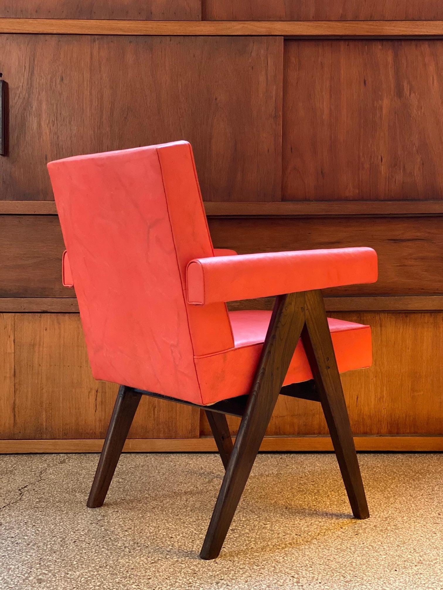Pierre Jeanneret
PJ-SI-30-A
Committee armchair, circa 1955.
Solid teak. Leather.
Various administrative buildings. Chandigarh, India
Important: Vintage collector's item for sale with guaranteed authenticity. 

Bibliography:
Eric Touchaleaume