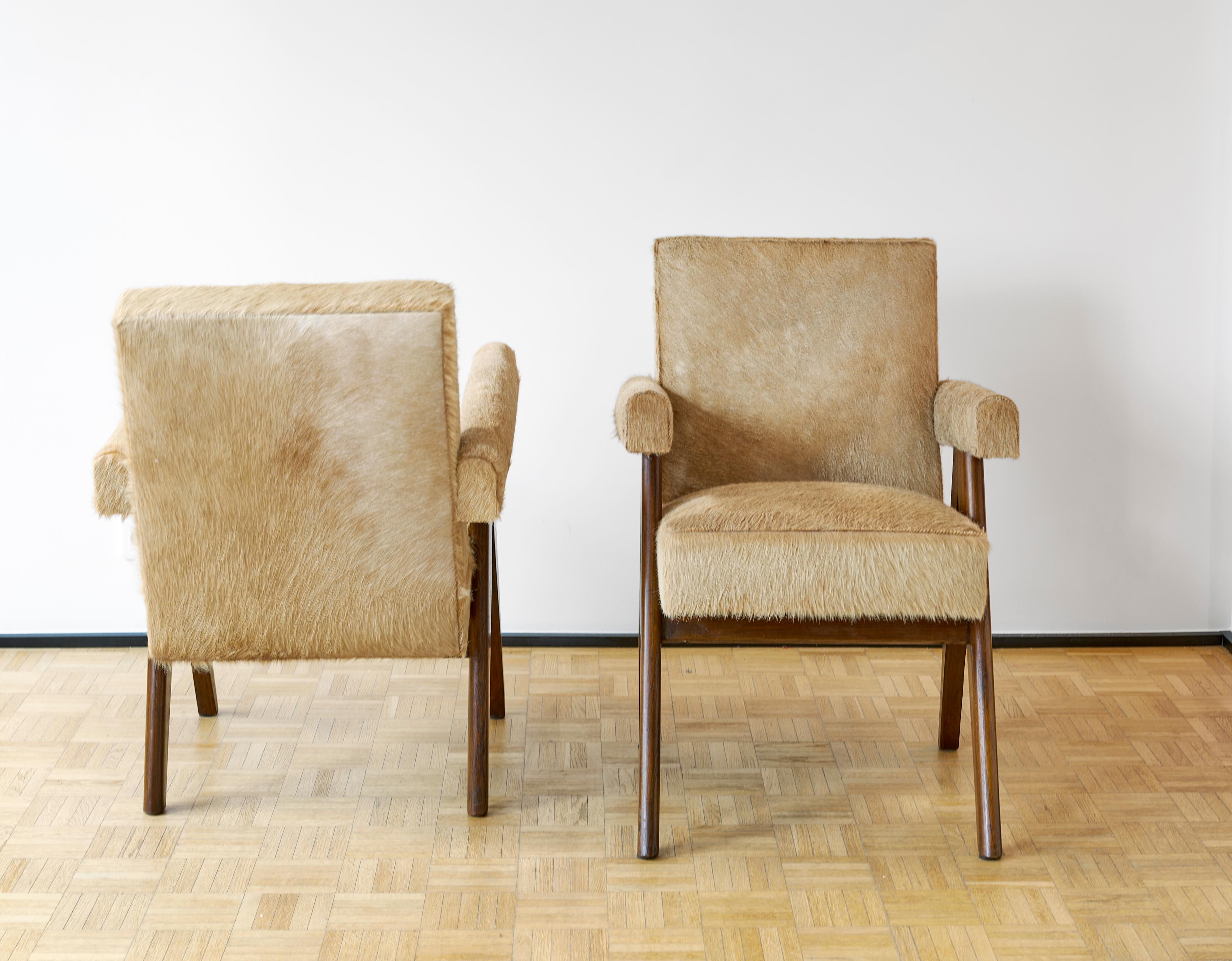 Pierre Jeanneret, PJ-SI-30-D, Committee Armchairs, A Pair, Chandigarh, C. 1955 In Good Condition In Paris, FR