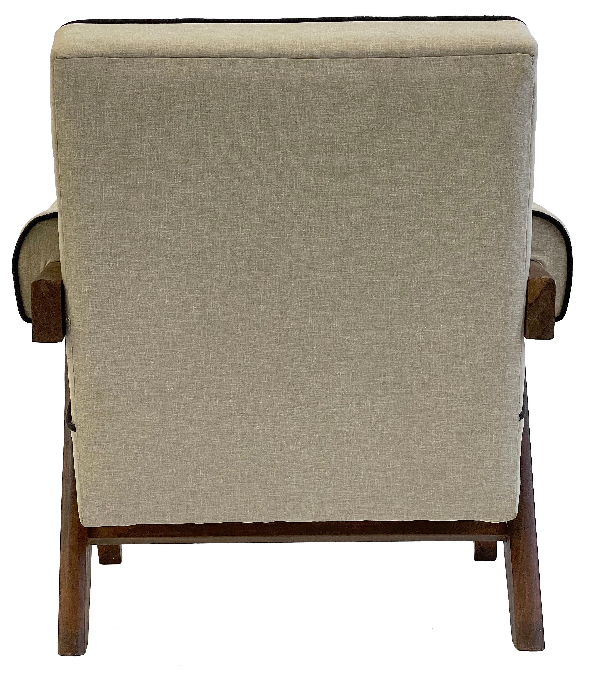 Pierre Jeanneret PJ-SI-32-A Upholstered Easy Armchair For Sale 6